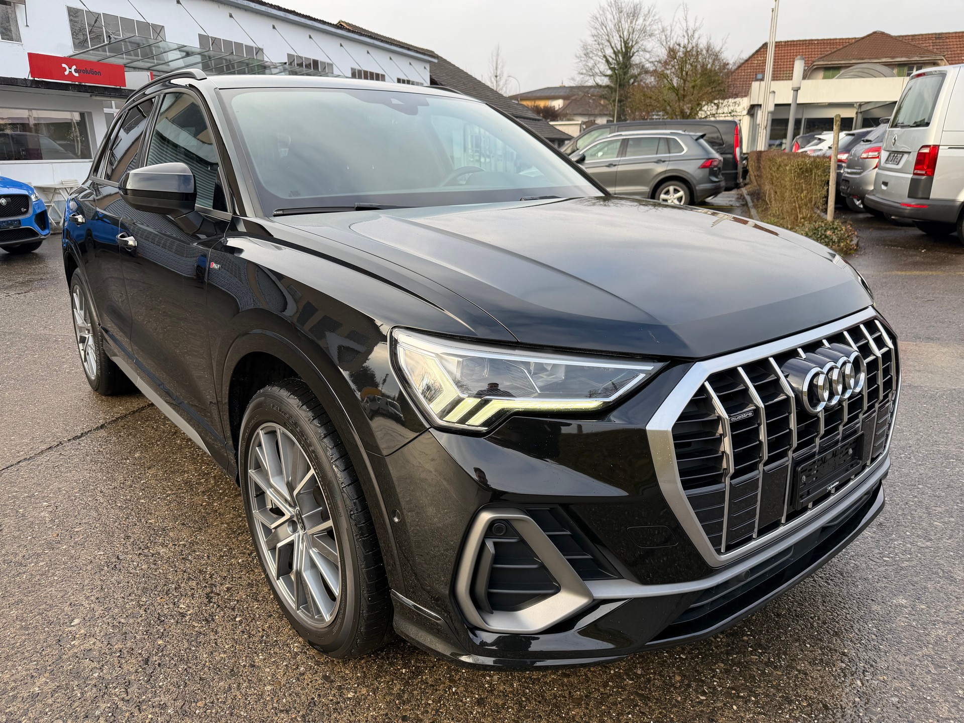 AUDI Q3 40 TDI S line quattro S-tronic-image-6