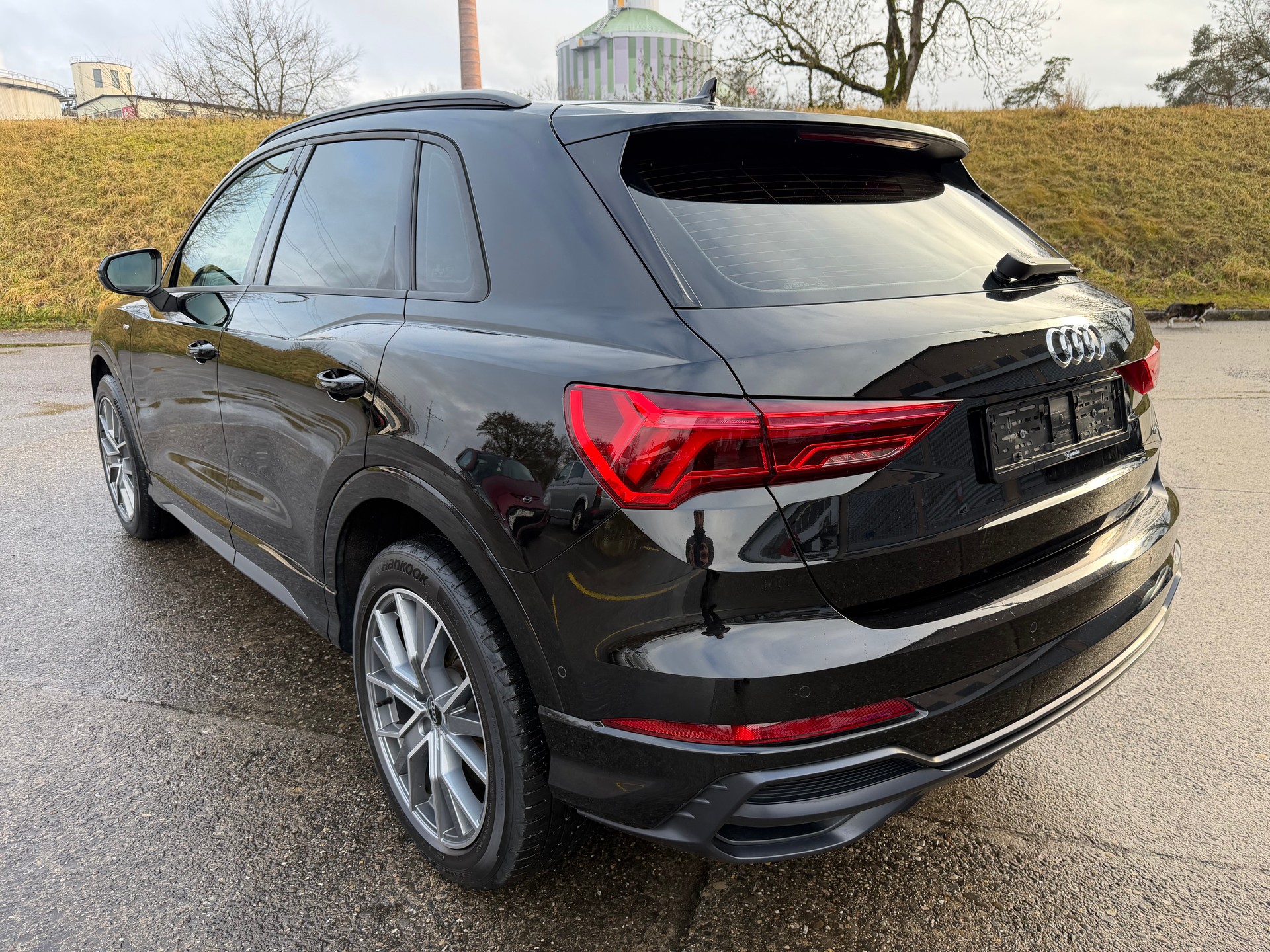 AUDI Q3 40 TDI S line quattro S-tronic-image-2