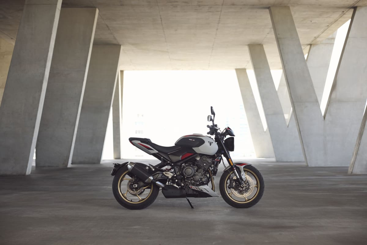 TRIUMPH Trident 800-image-1