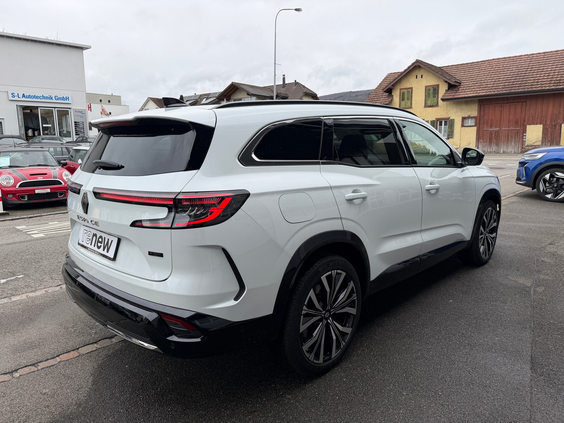RENAULT Espace 1.2 E-Tech iconic-showroom-element-3