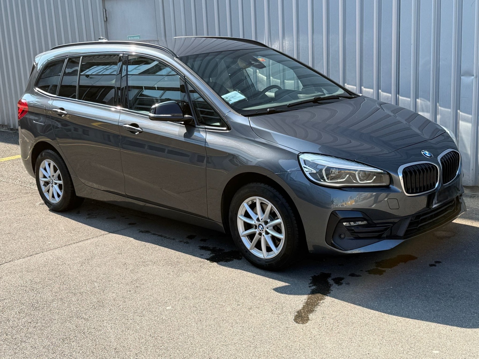 BMW 218 Gran Tourer-image-3