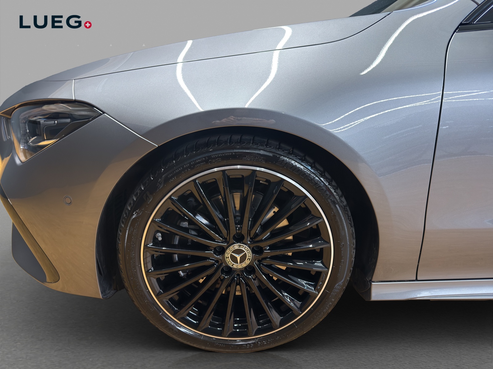 MERCEDES-BENZ CLA 220 4M - AMG / 360 Grad Kamera / Multibeam LED / Soundsystem-image-6