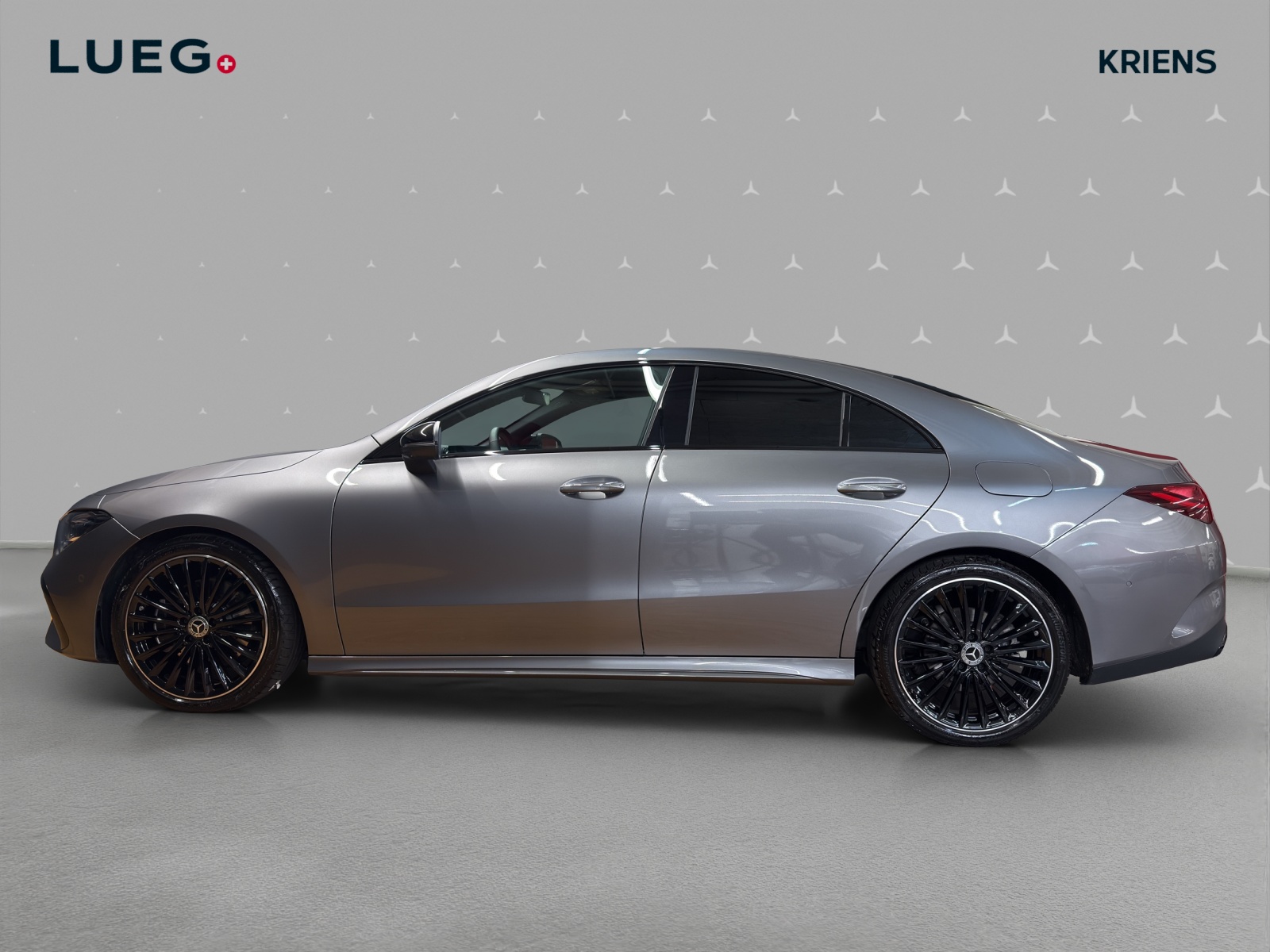 MERCEDES-BENZ CLA 220 4M - AMG / 360 Grad Kamera / Multibeam LED / Soundsystem-image-1