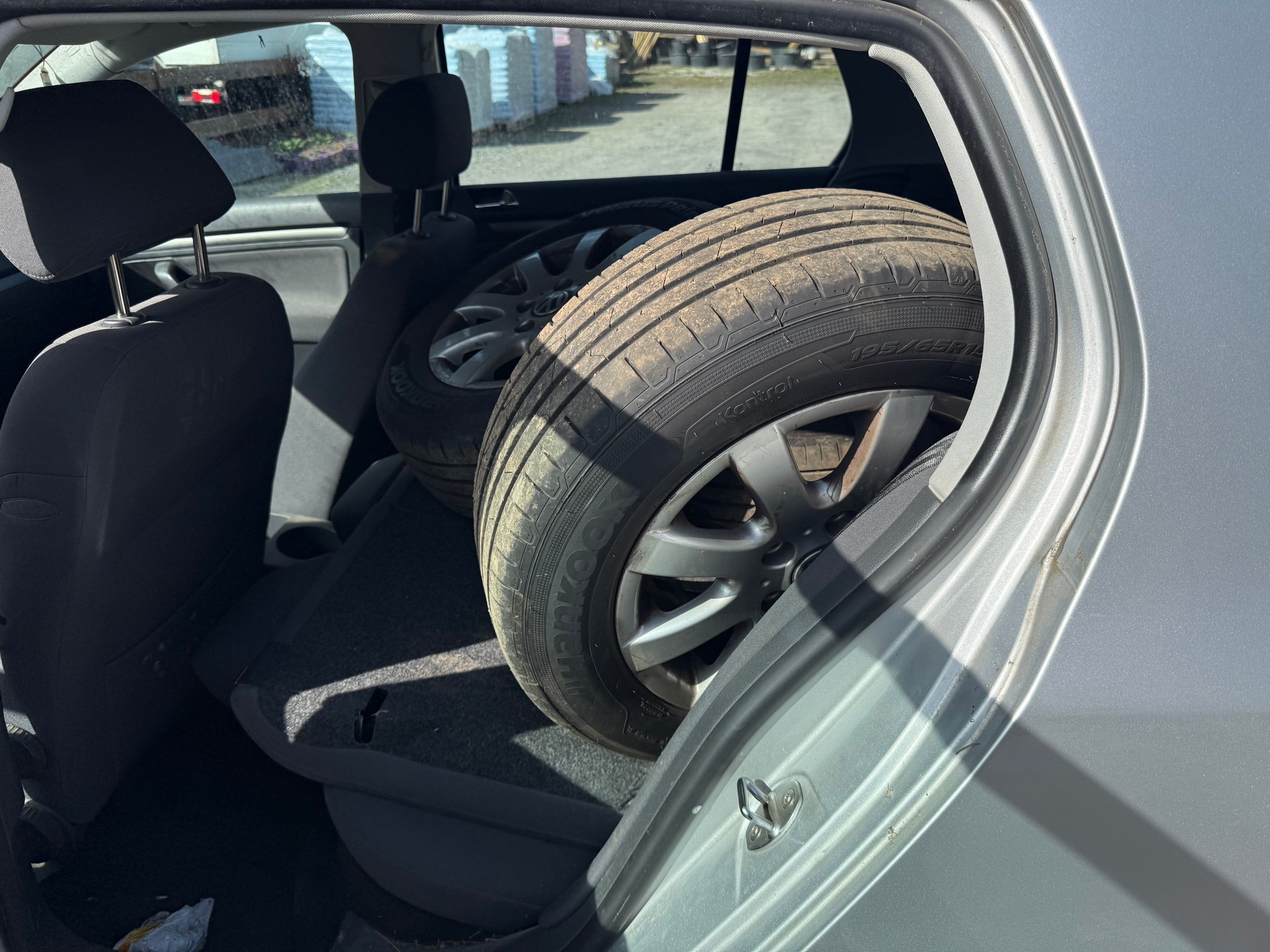 VW Golf 2.0 FSI Comfortline 4Motion-image-4