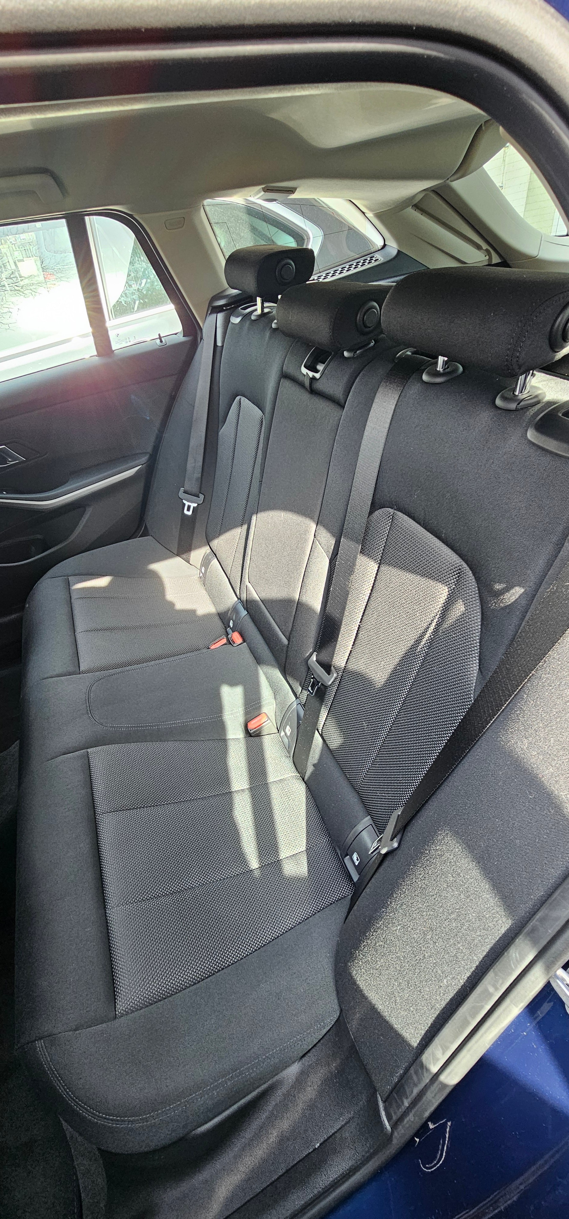BMW 320d xDrive 48V Touring Steptronic-image-11