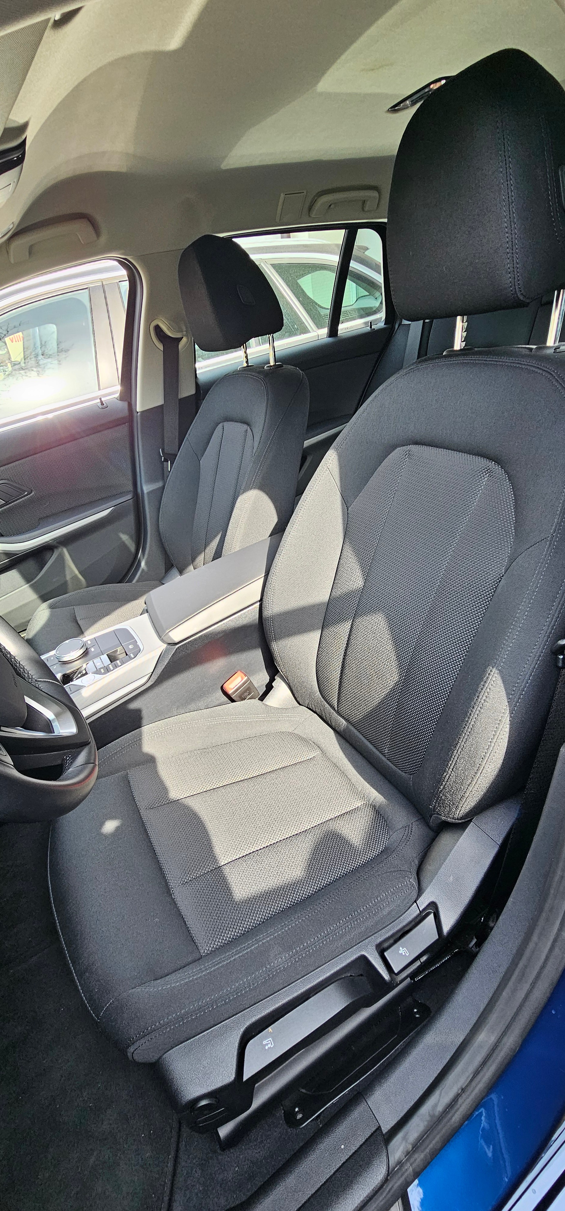 BMW 320d xDrive 48V Touring Steptronic-image-10