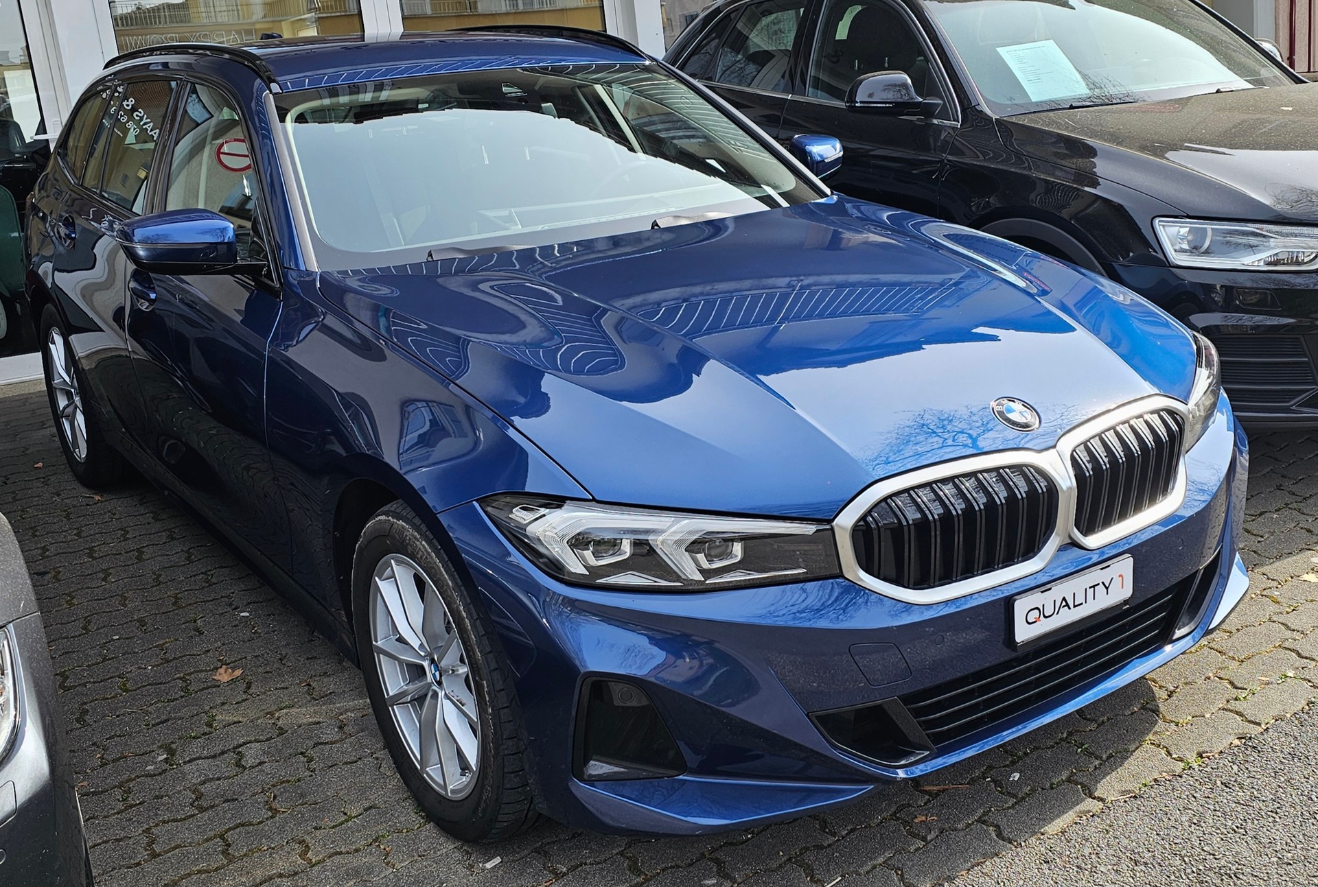 BMW 320d xDrive 48V Touring Steptronic-image-1
