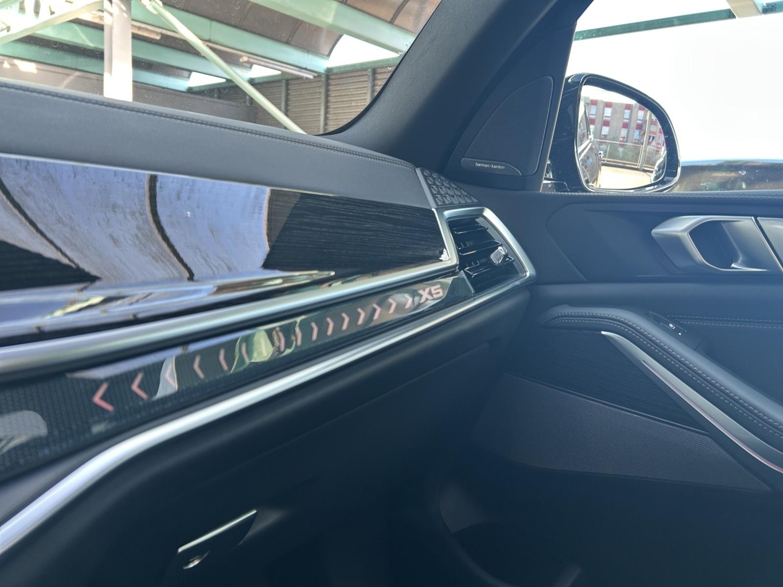 BMW X5 30d xDrive SAG-image-19