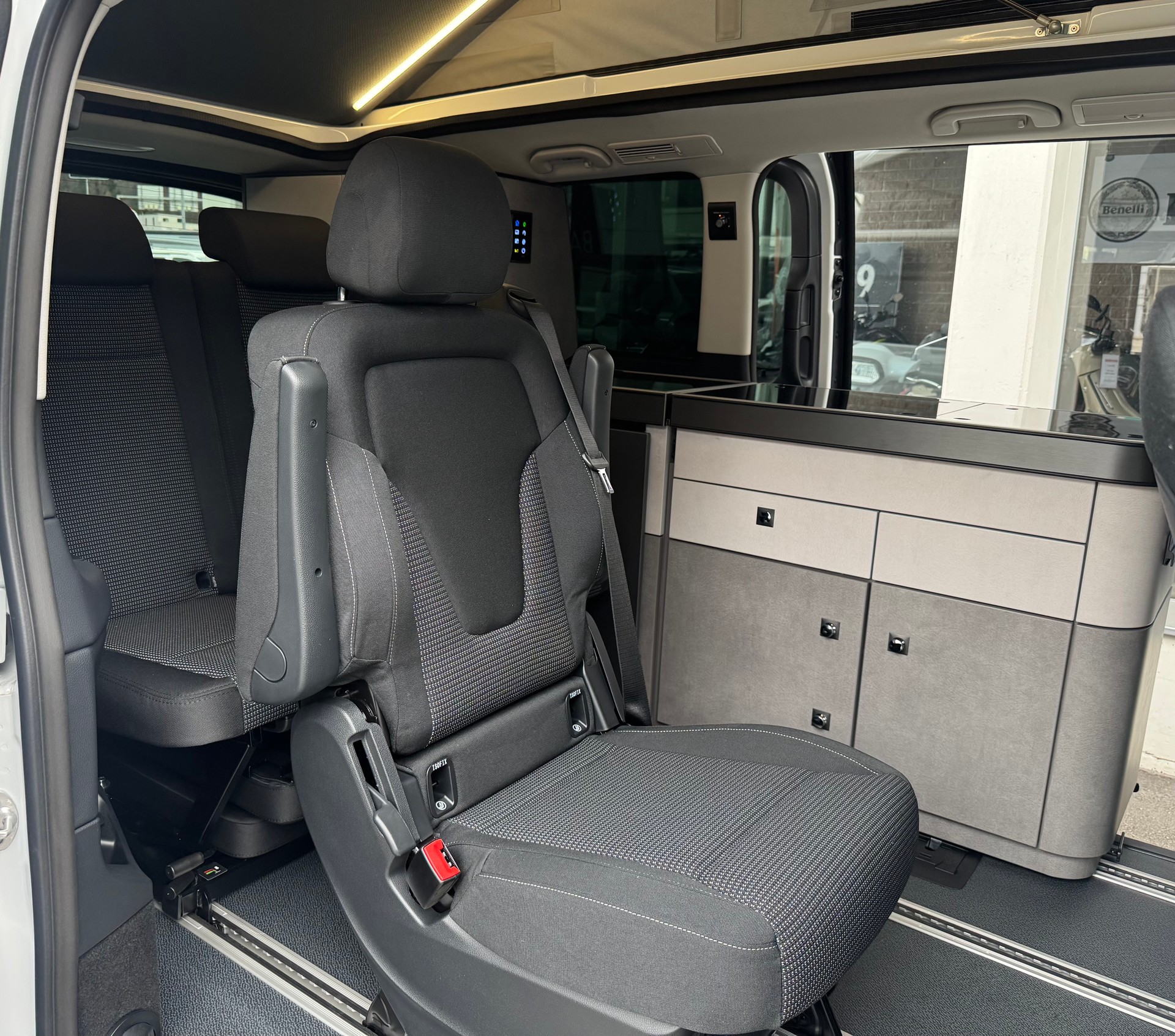 PÖSSL MERCEDES-BENZ Campstar V250 d lang 4matic-image-19