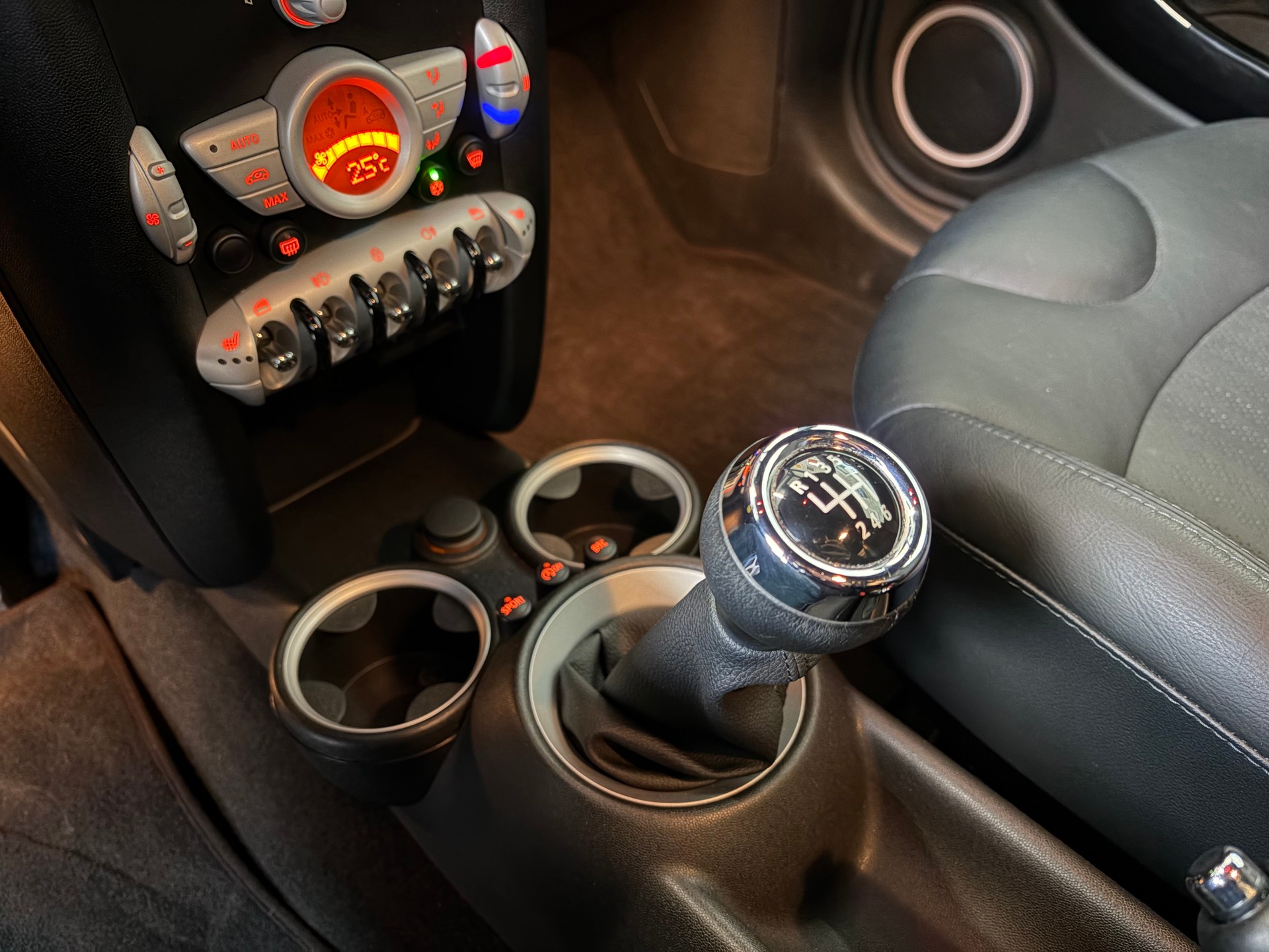 MINI Cooper S-image-9