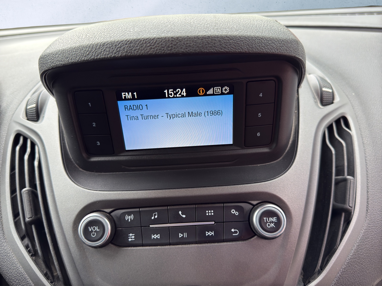 FORD Transit Courier Van 1.0 EcoBoost Ambiente-image-11