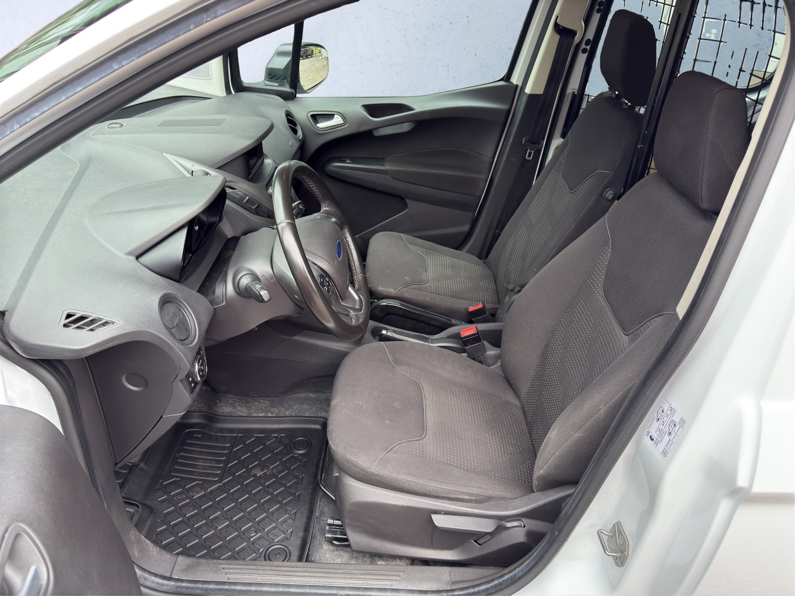 FORD Transit Courier Van 1.0 EcoBoost Ambiente-image-6