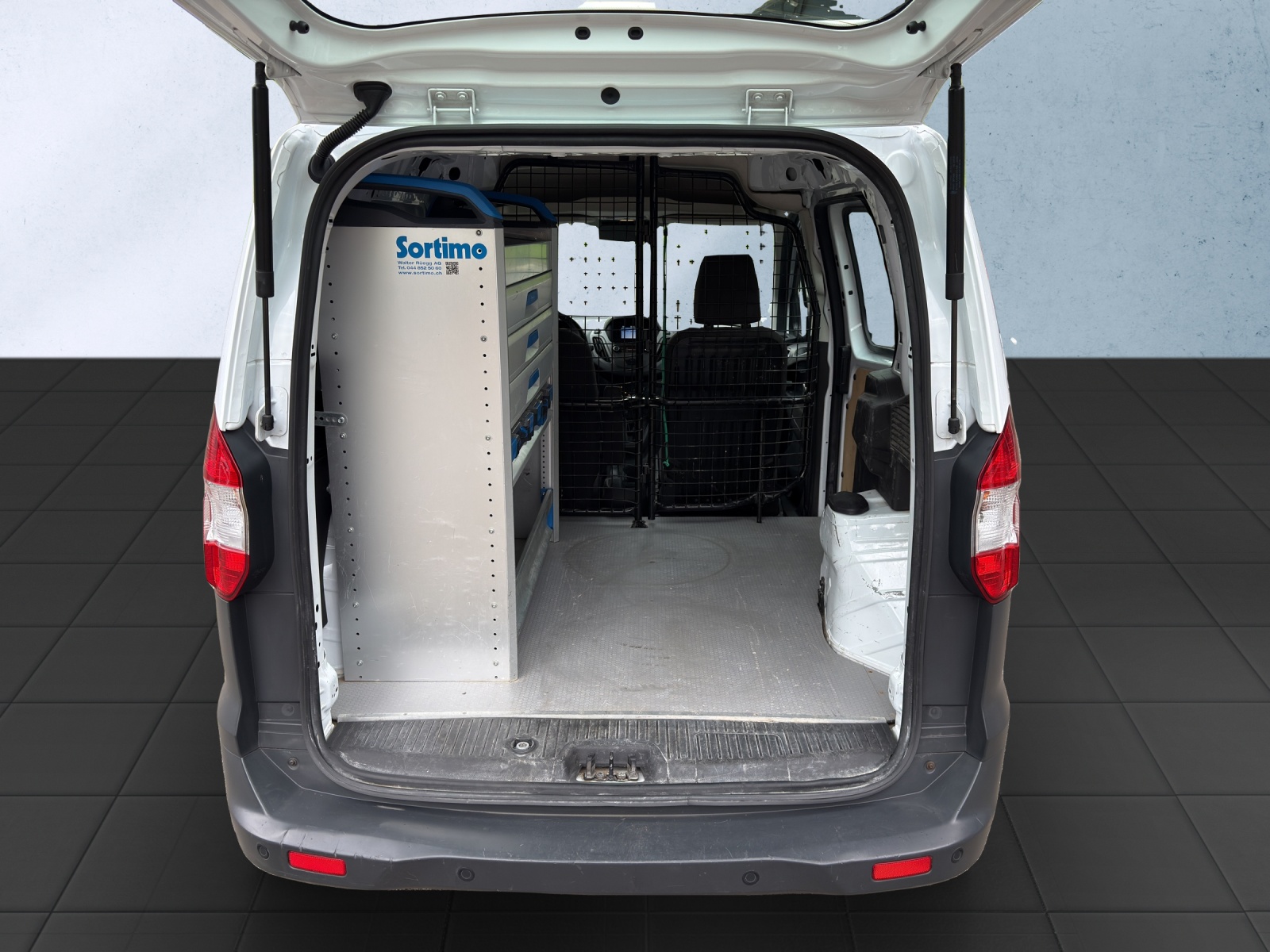 FORD Transit Courier Van 1.0 EcoBoost Ambiente-image-18