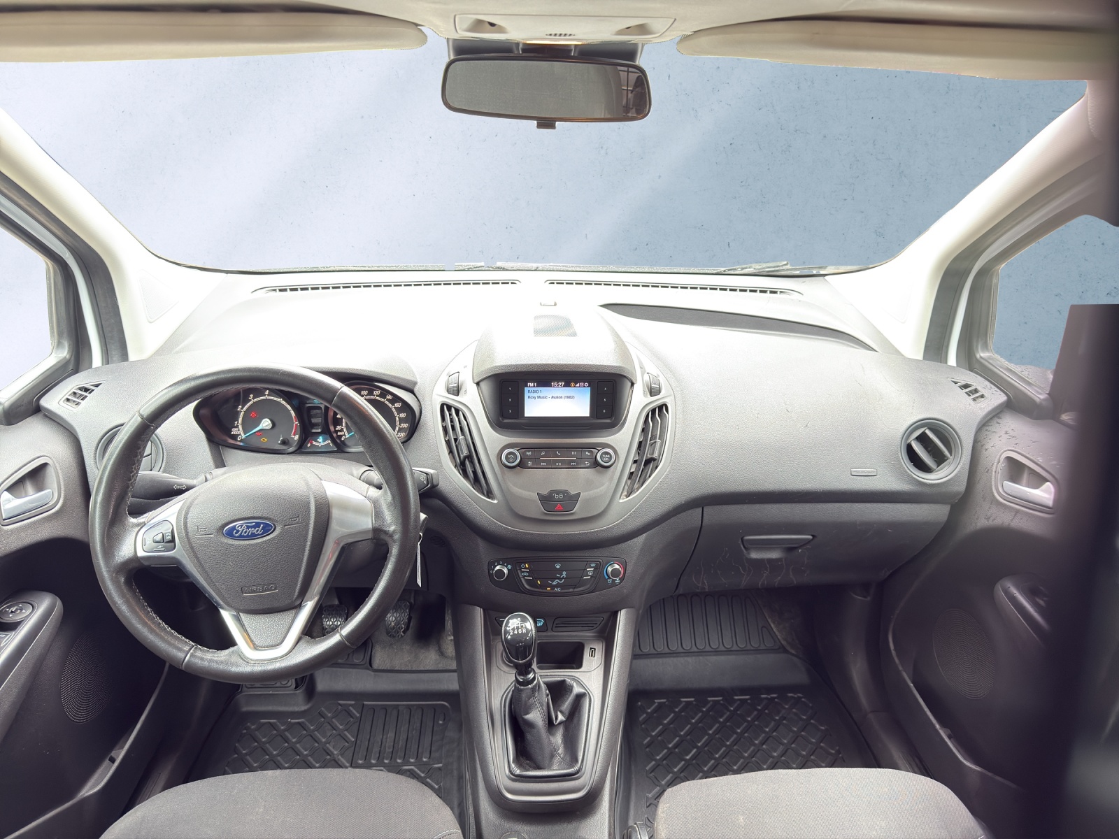 FORD Transit Courier Van 1.0 EcoBoost Ambiente-image-9