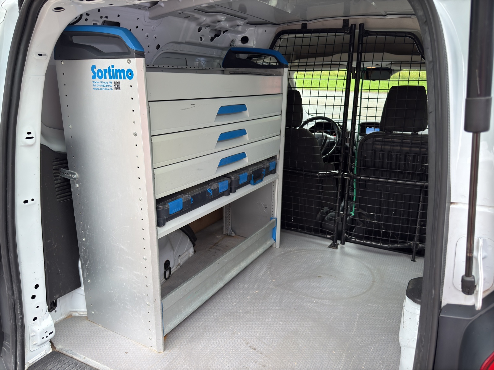 FORD Transit Courier Van 1.0 EcoBoost Ambiente-image-15