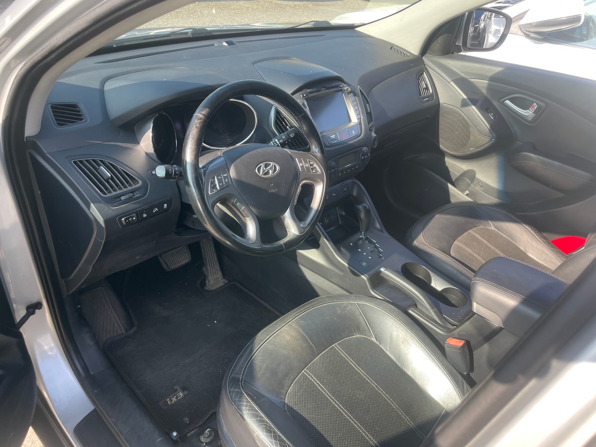 HYUNDAI iX 35 2.0 CRDi exxtra Plus 4WD Automatic-image-6