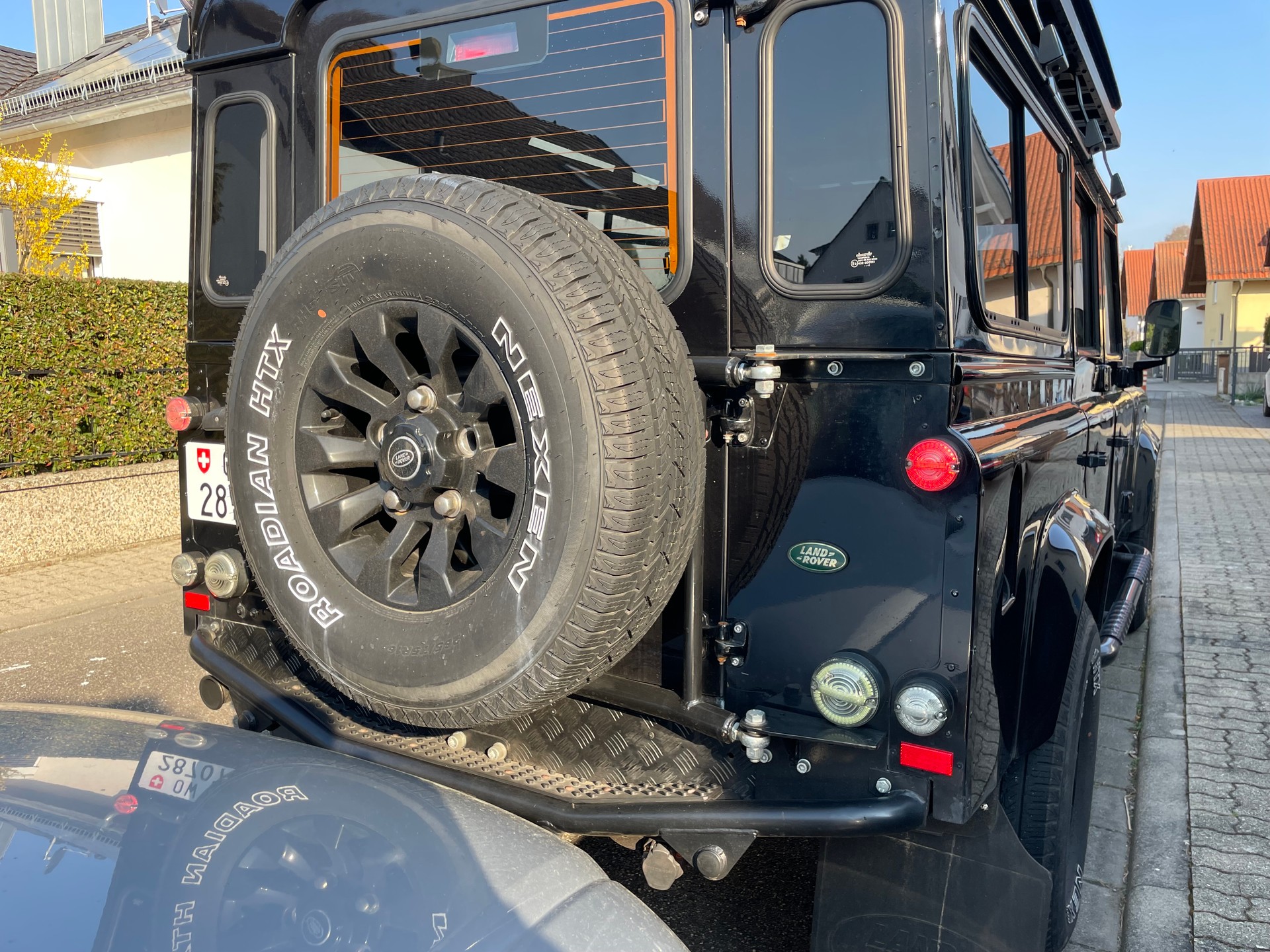 LAND ROVER Defender 110 2.5 Td5-image-1
