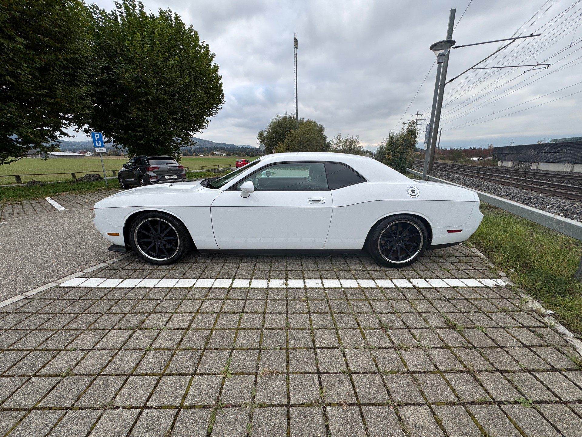 DODGE Challenger SXT-image-1