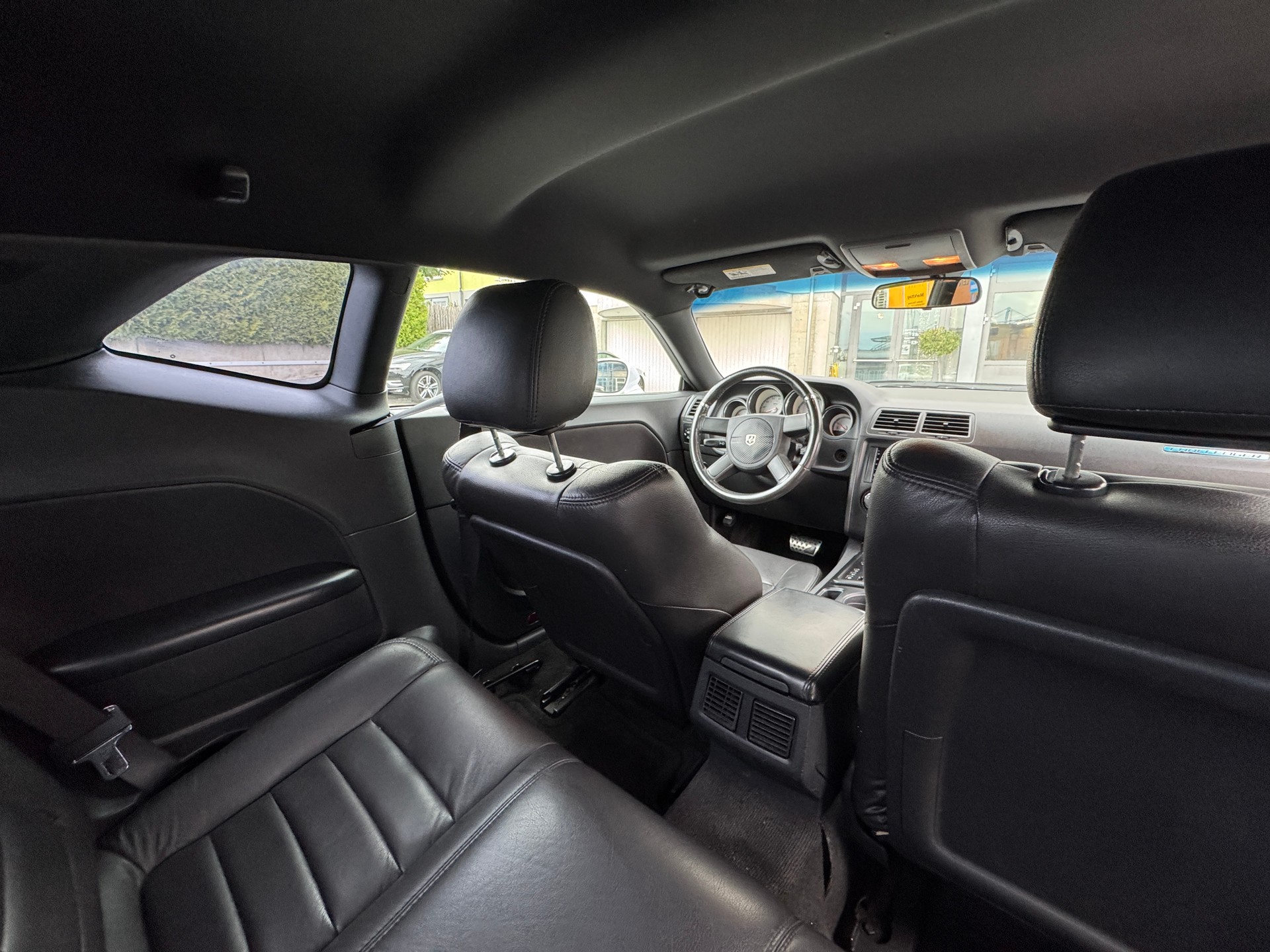 DODGE Challenger SXT-image-5