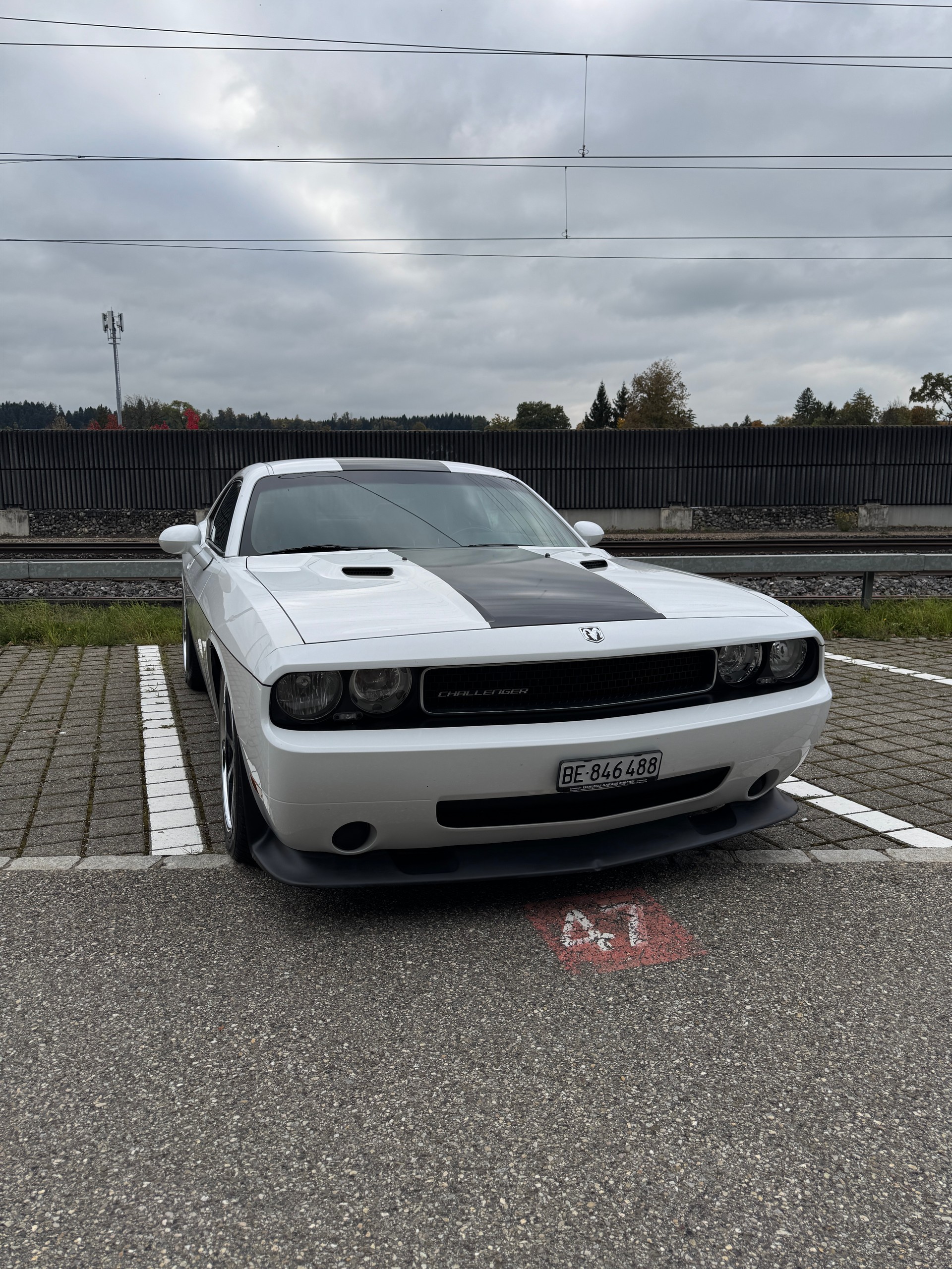 DODGE Challenger SXT-image-0