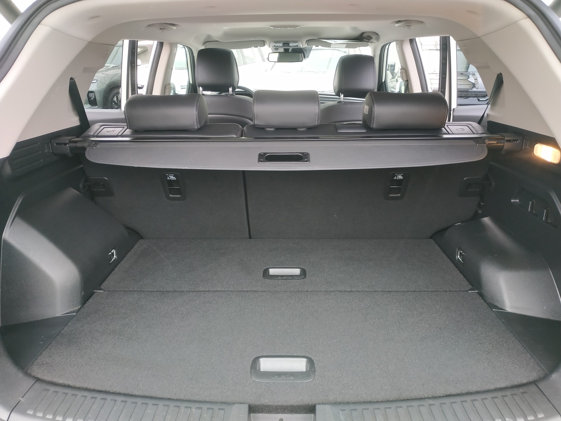 KGM-SsangYong Korando 1.5 T GDI Sapphire 4WD Automat-image-22