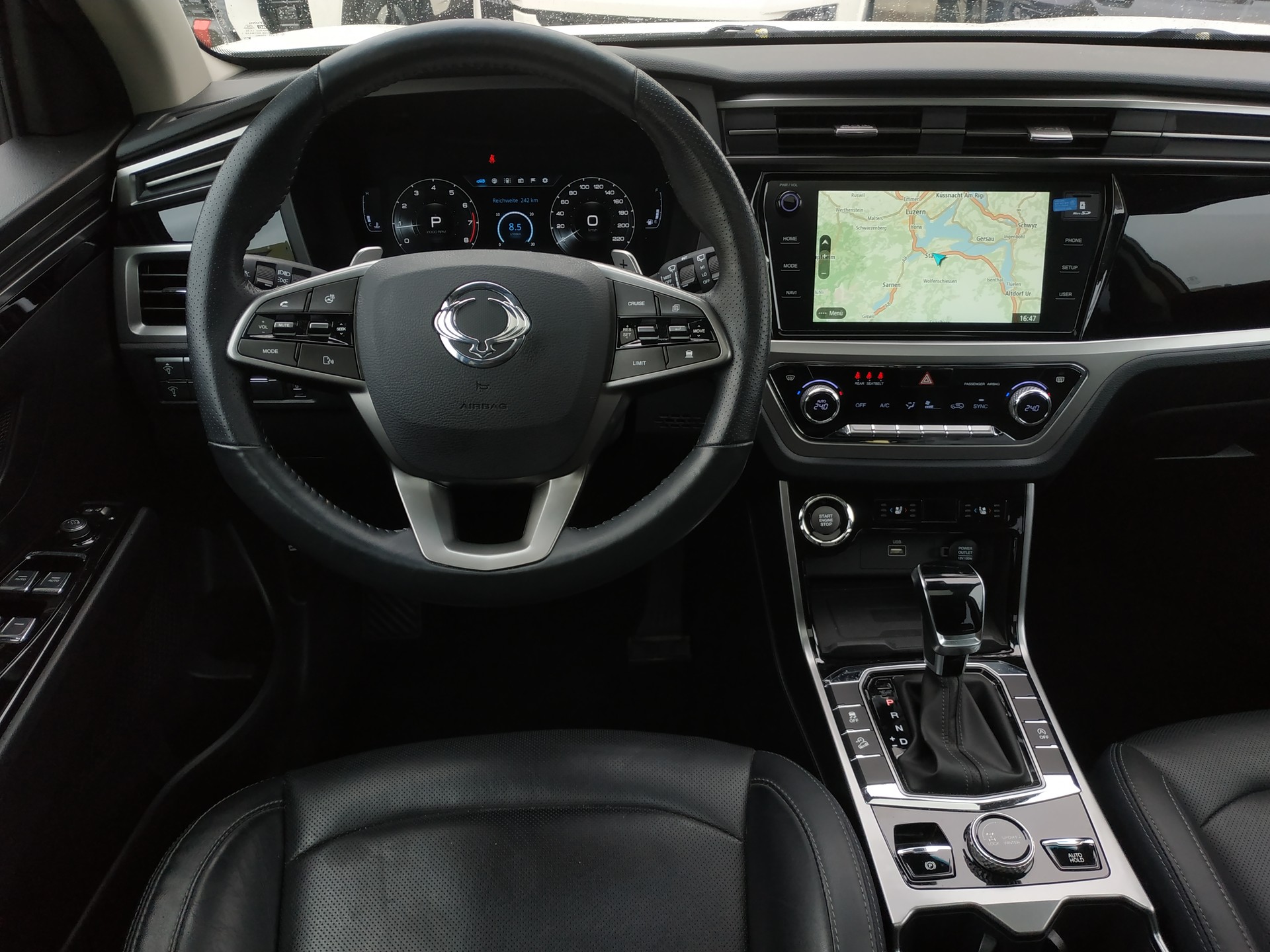 KGM-SsangYong Korando 1.5 T GDI Sapphire 4WD Automat-image-12