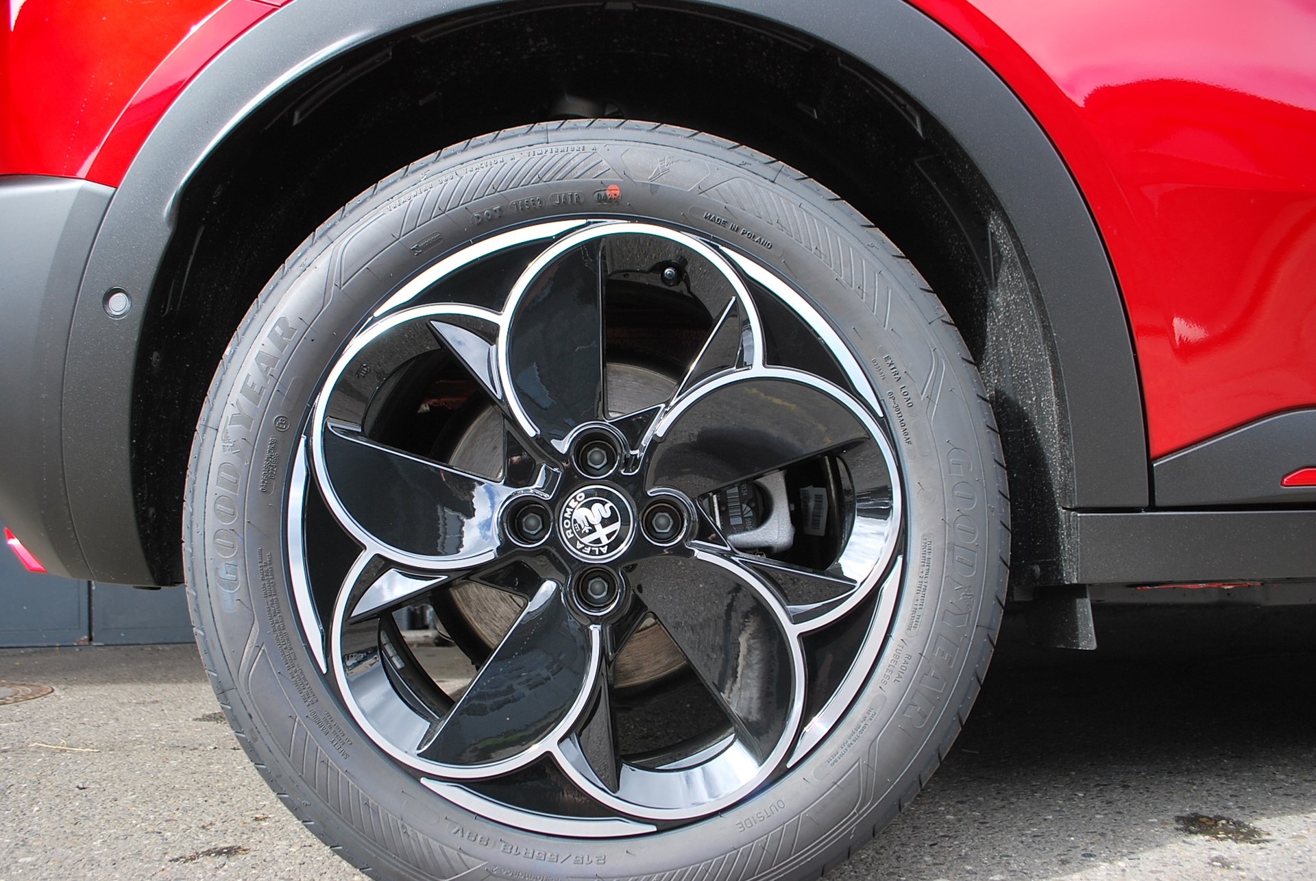 ALFA ROMEO 1.2 Hybrid Q4 Sport Speciale-image-15