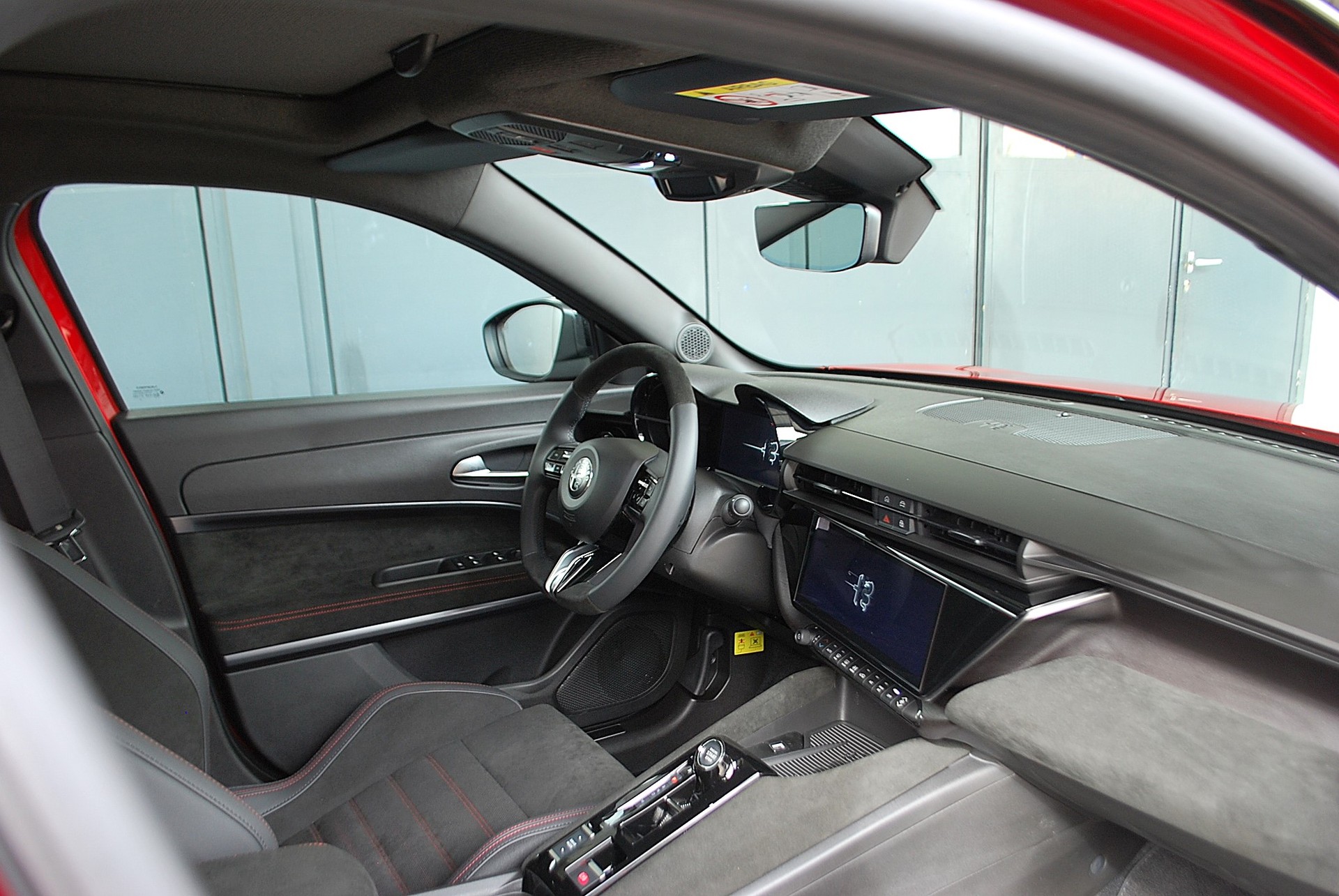 ALFA ROMEO 1.2 Hybrid Q4 Sport Speciale-image-10