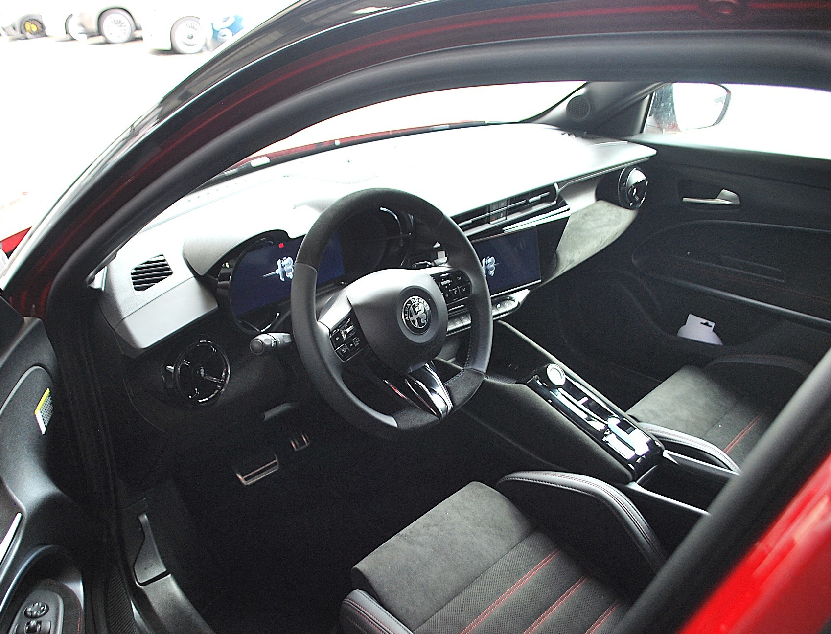 ALFA ROMEO 1.2 Hybrid Q4 Sport Speciale-image-11