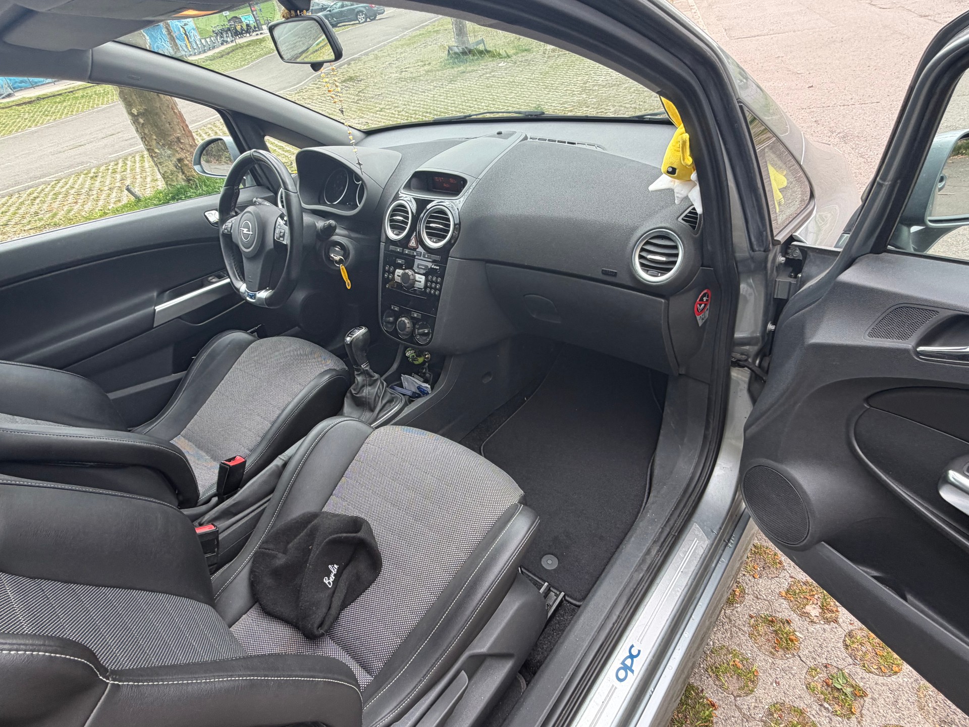 OPEL Corsa 1.6 Turbo OPC-image-9
