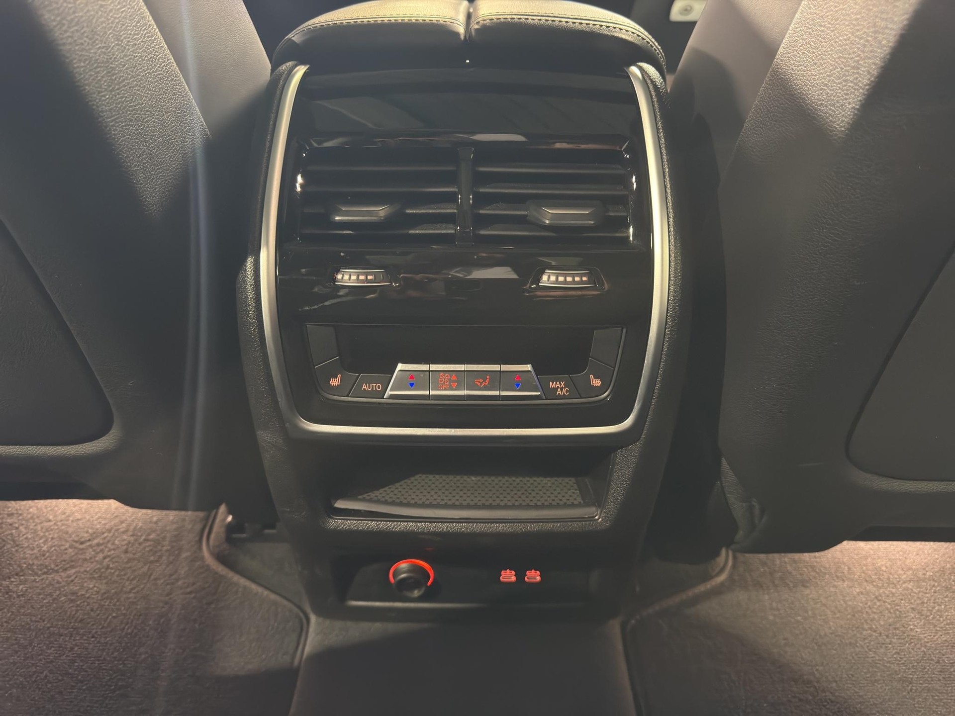 BMW X7 M60i xDrive M Sport-image-9