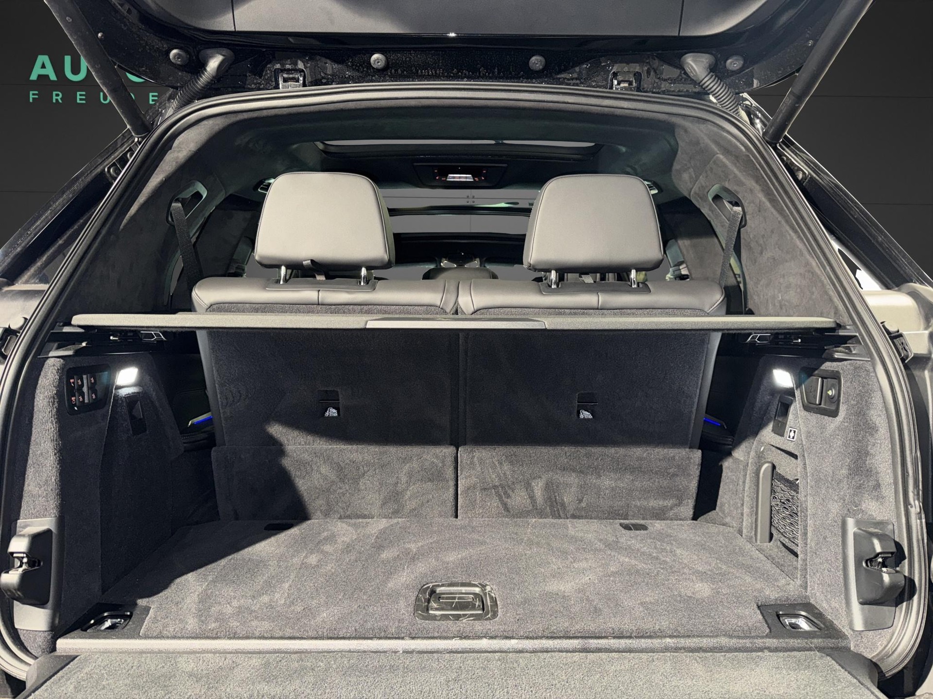 BMW X7 M60i xDrive M Sport-image-15