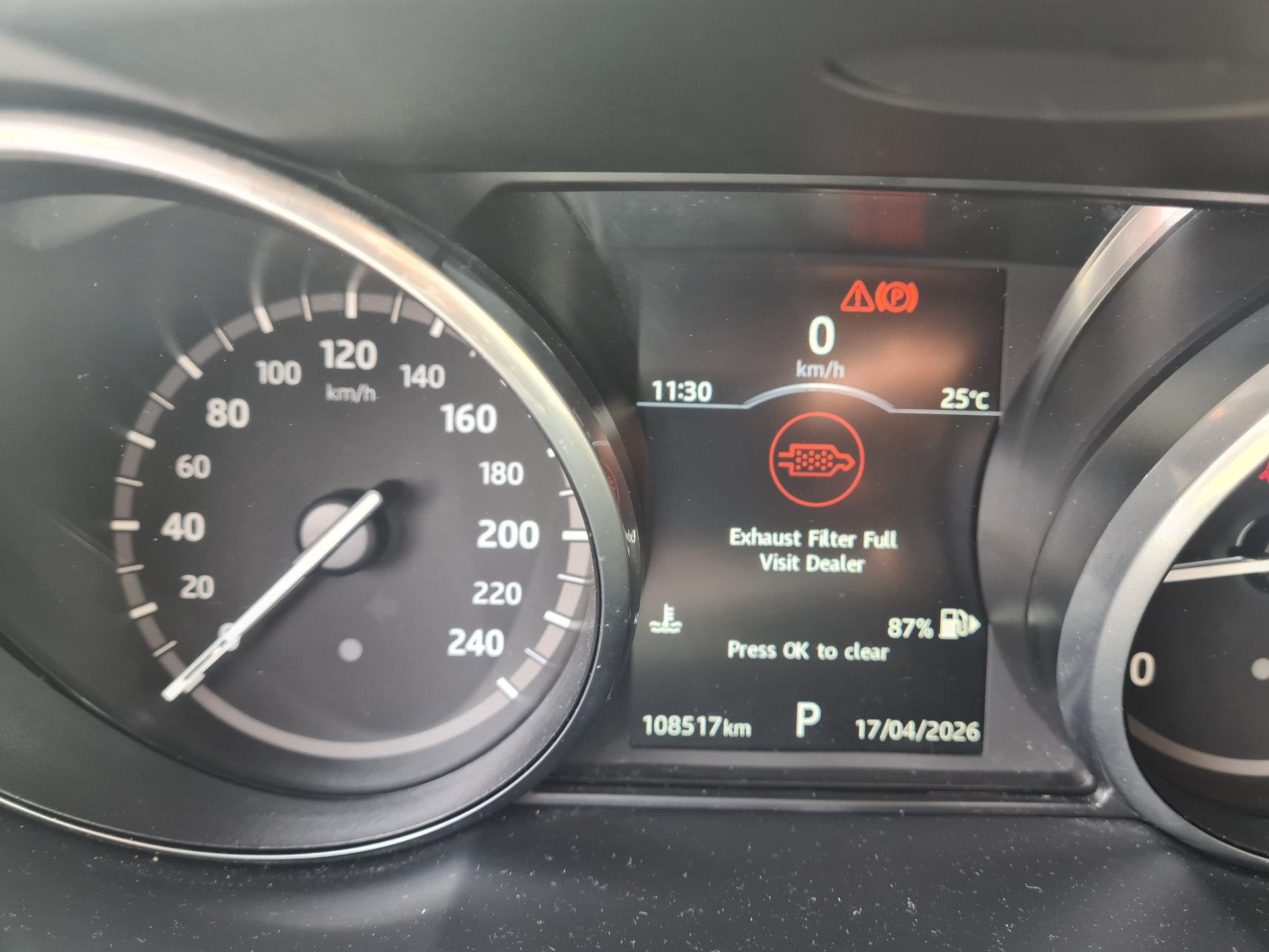 LAND ROVER Discovery Sport 2.0 TD4 SE AT9-image-9