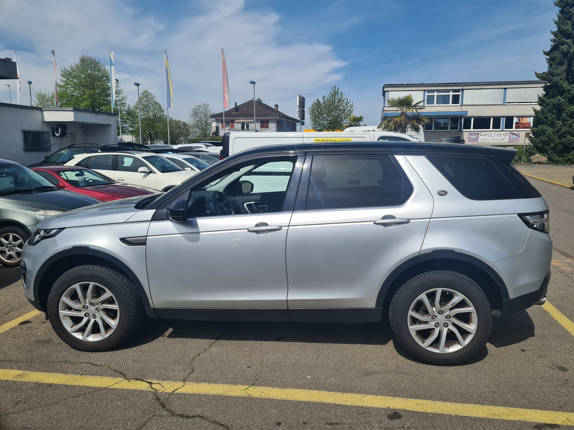 LAND ROVER Discovery Sport 2.0 TD4 SE AT9-image-6