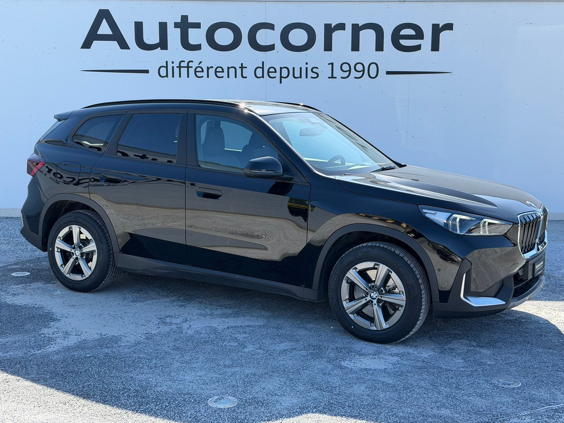 BMW X1 xDrive 23i 48V-showroom-element-2