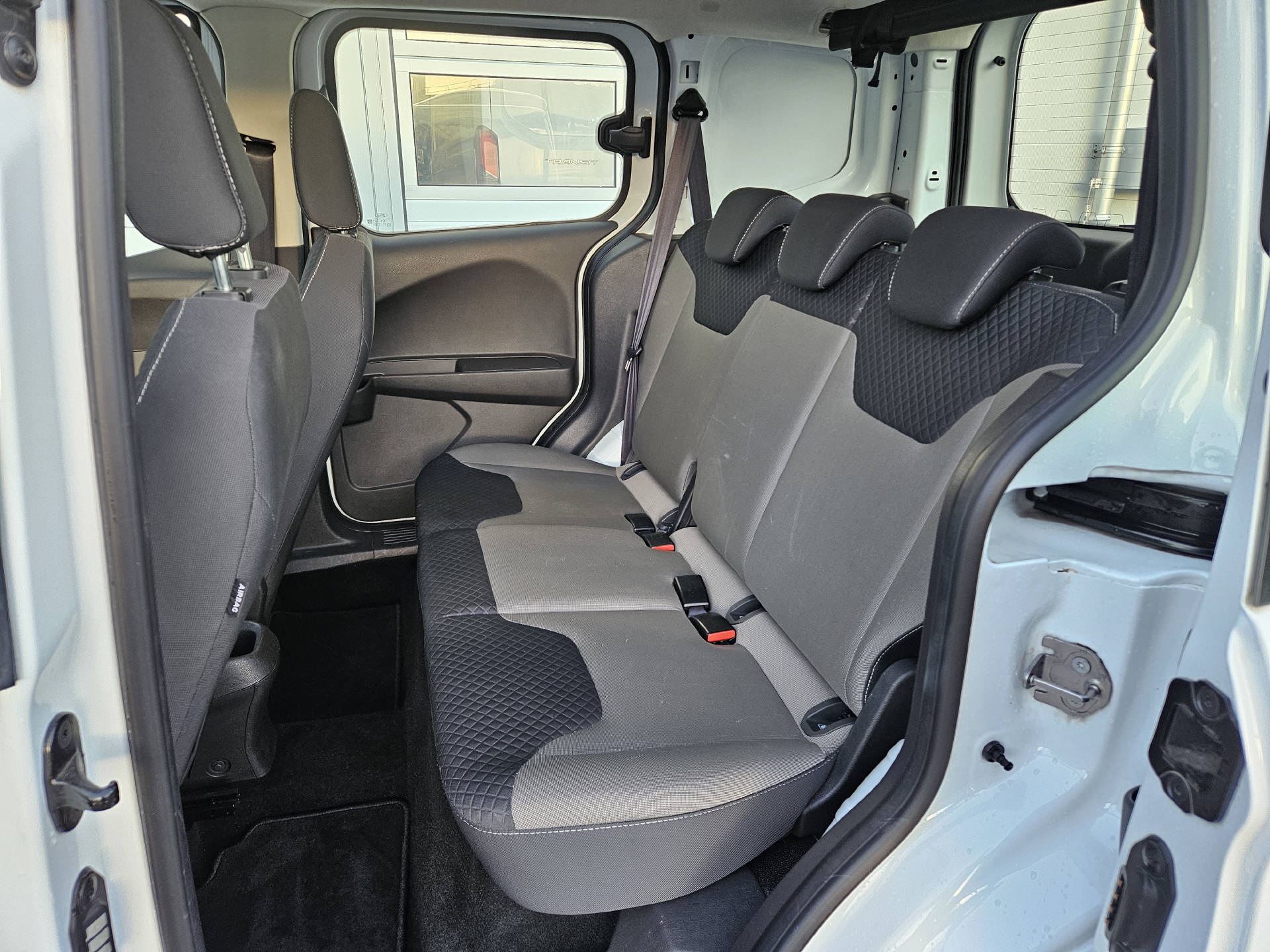FORD Transit Courier Kombi 1.5 TDCi Trend * Frisch ab MFK * Frisch ab Service *-image-16