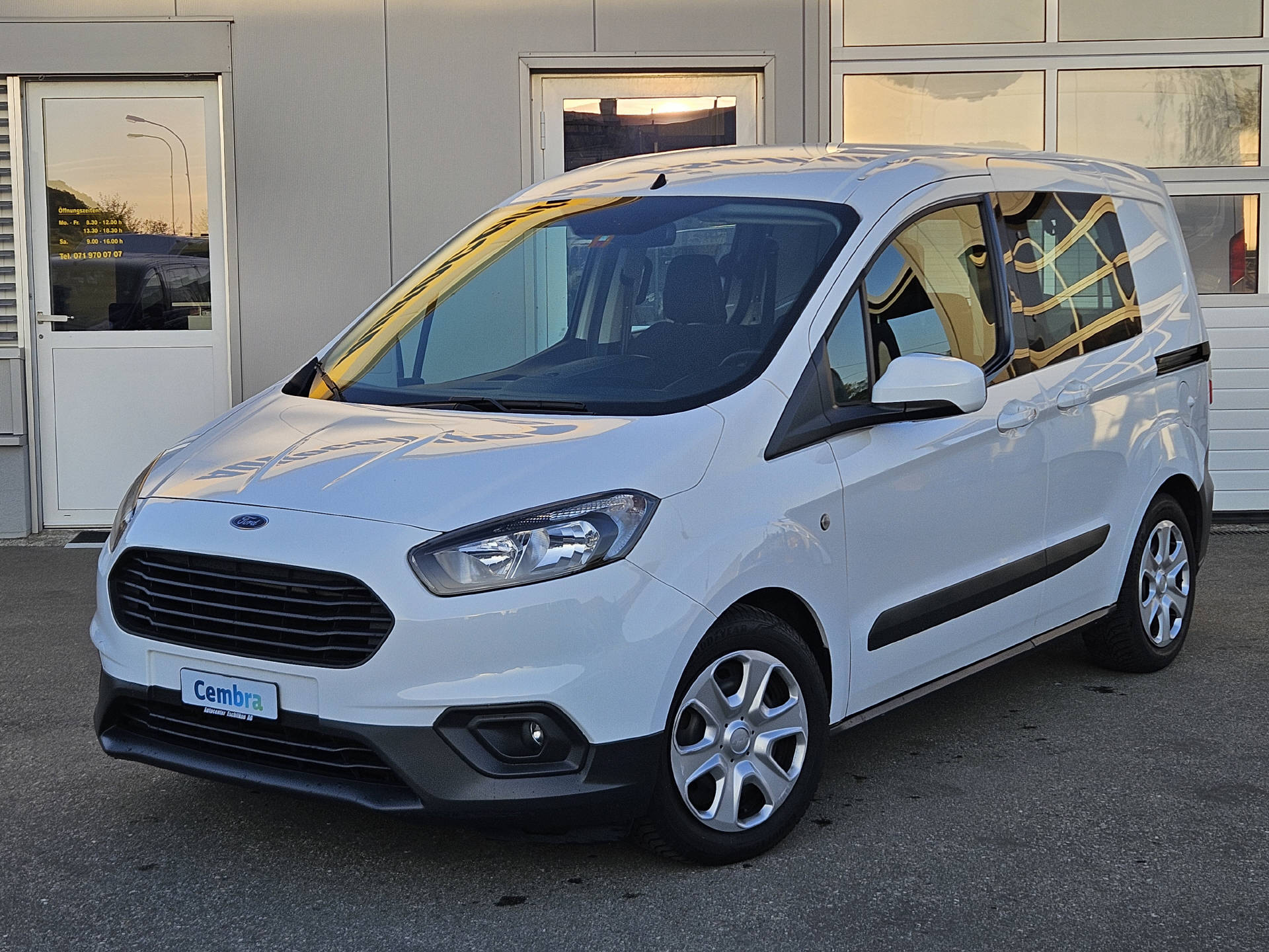 FORD Transit Courier Kombi 1.5 TDCi Trend * Frisch ab MFK * Frisch ab Service *-showroom-element-1
