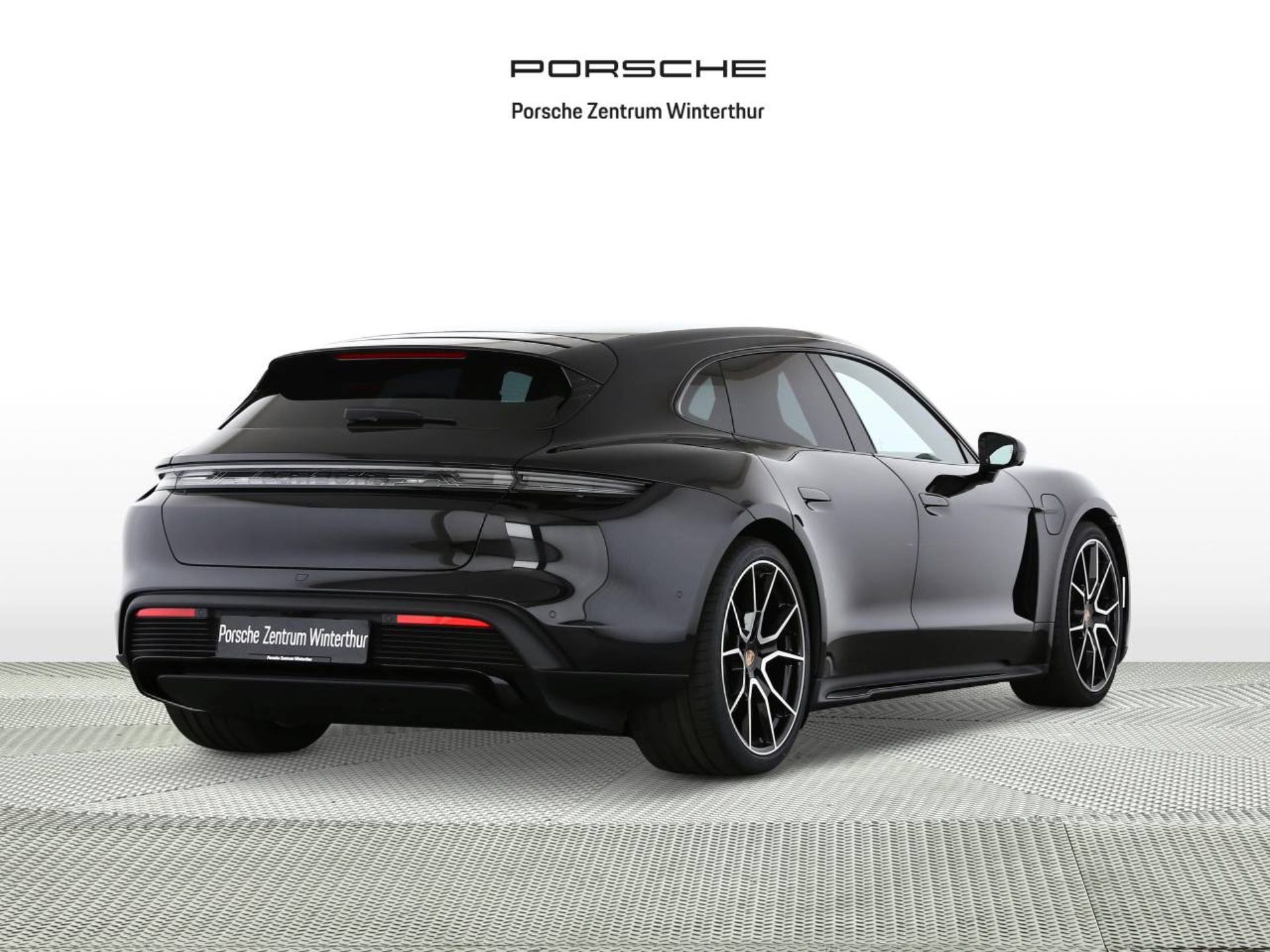 PORSCHE Taycan Sport Turismo Black Edition-image-2