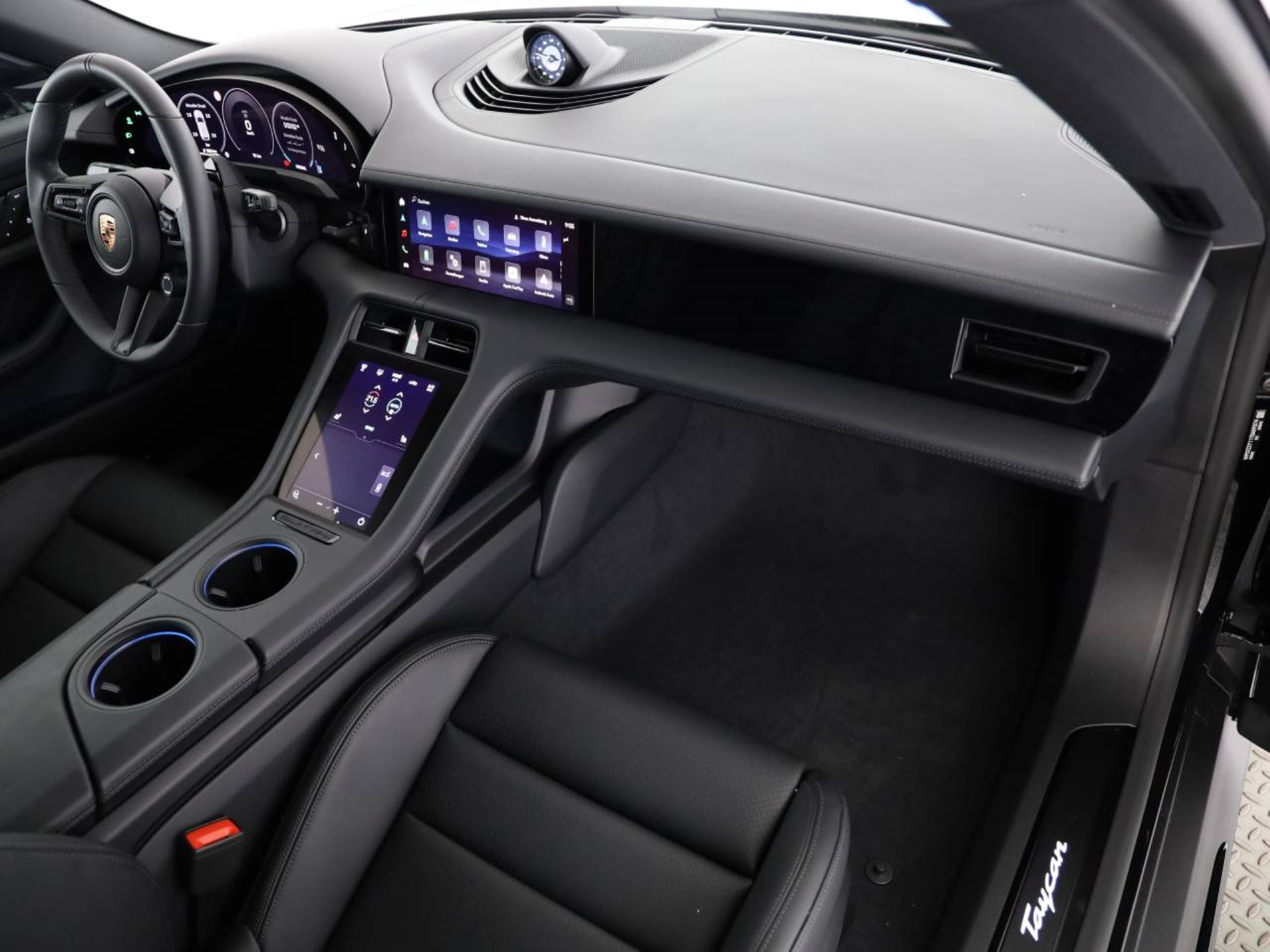 PORSCHE Taycan Sport Turismo Black Edition-image-15