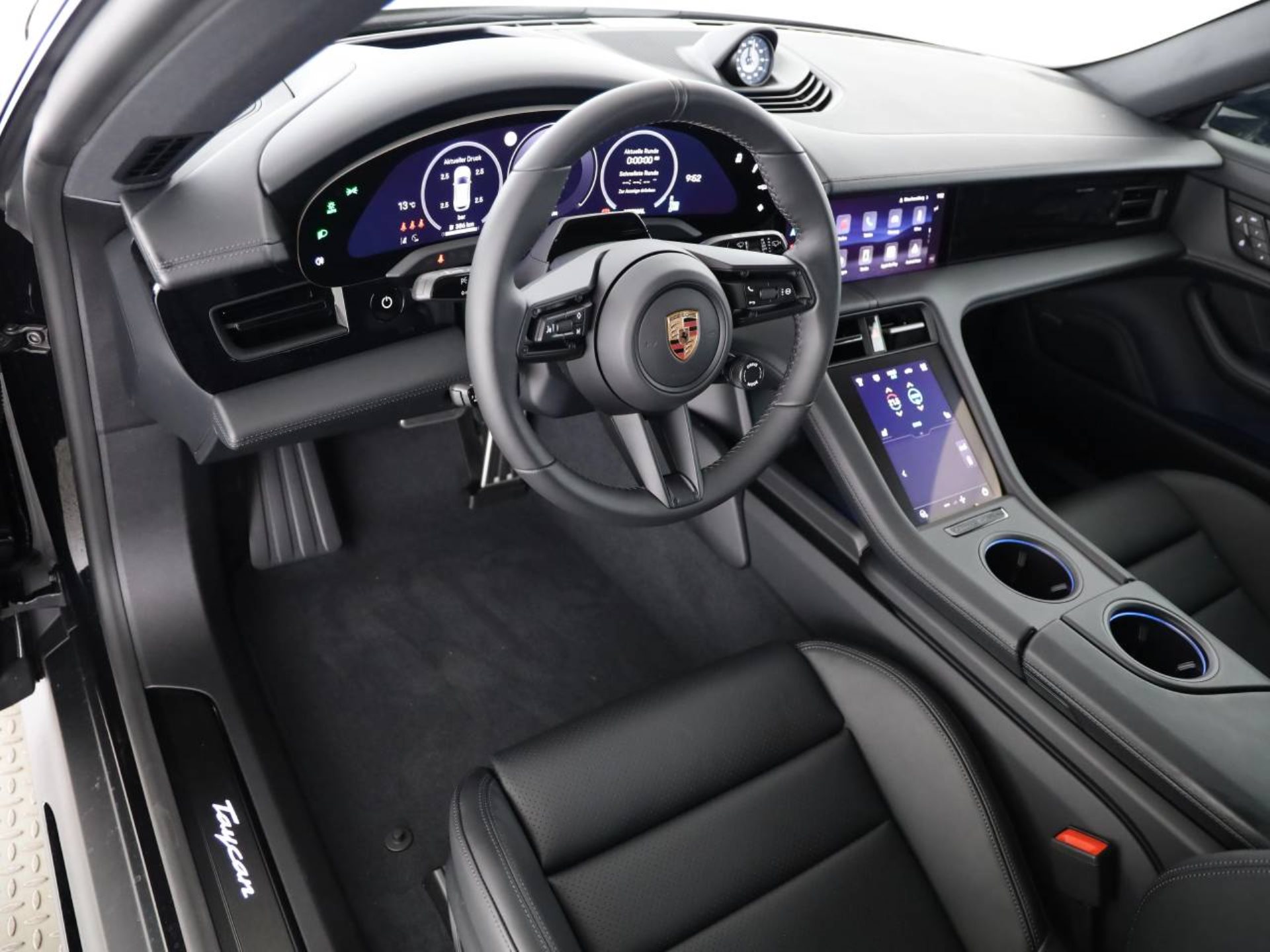 PORSCHE Taycan Sport Turismo Black Edition-image-3