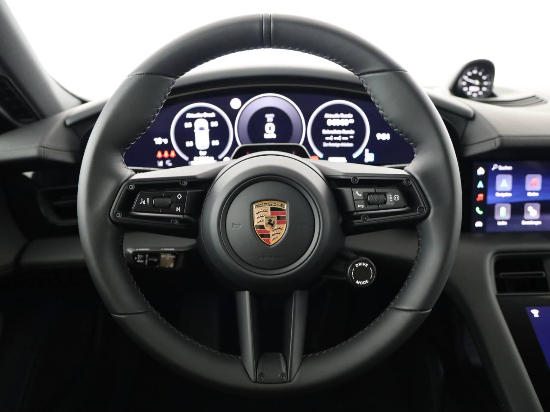 PORSCHE Taycan Sport Turismo Black Edition-image-4