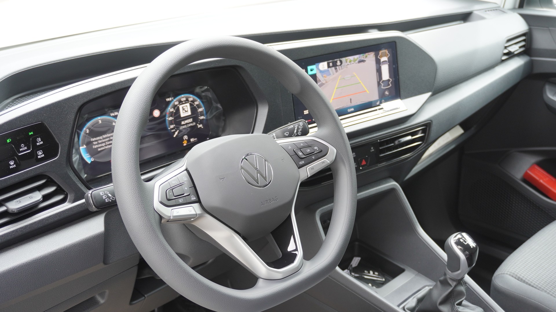 VW Cargo-showroom-element-1