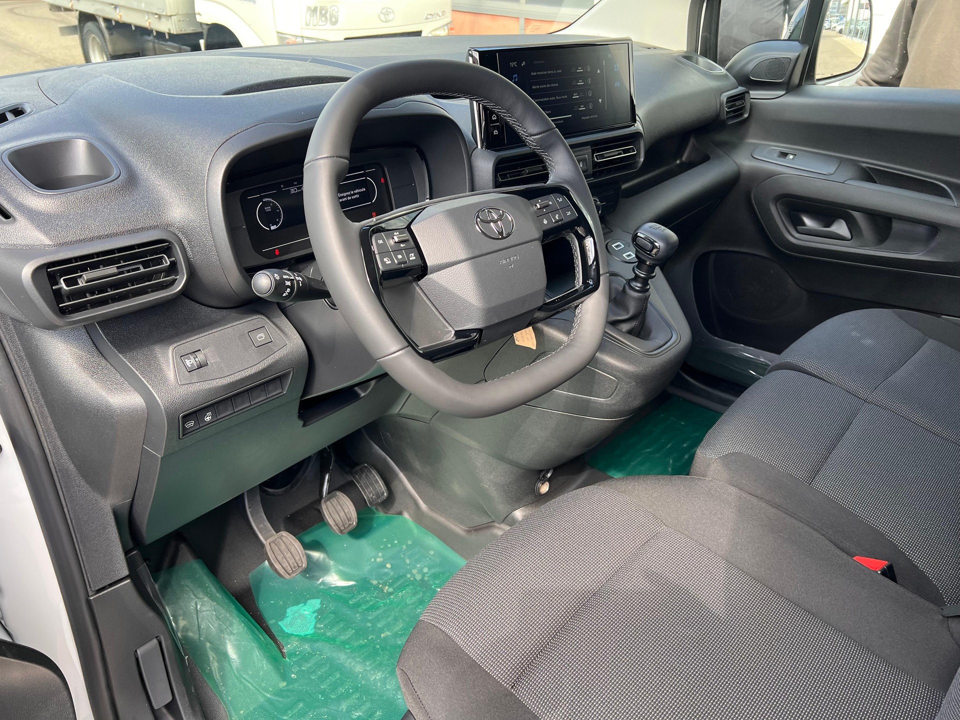 TOYOTA PROACE CITY Van L2 1.2 Active-image-8