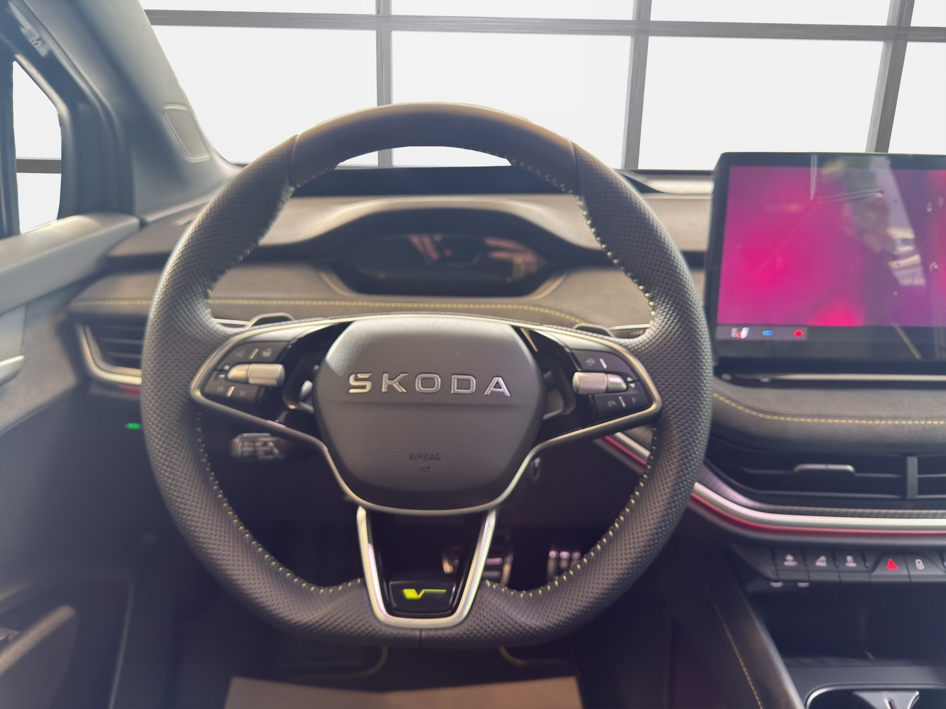 SKODA Enyaq 4x4 RS-image-8