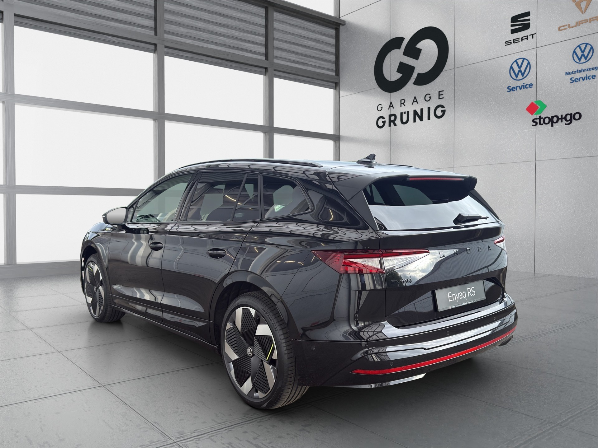 SKODA Enyaq 4x4 RS-image-3