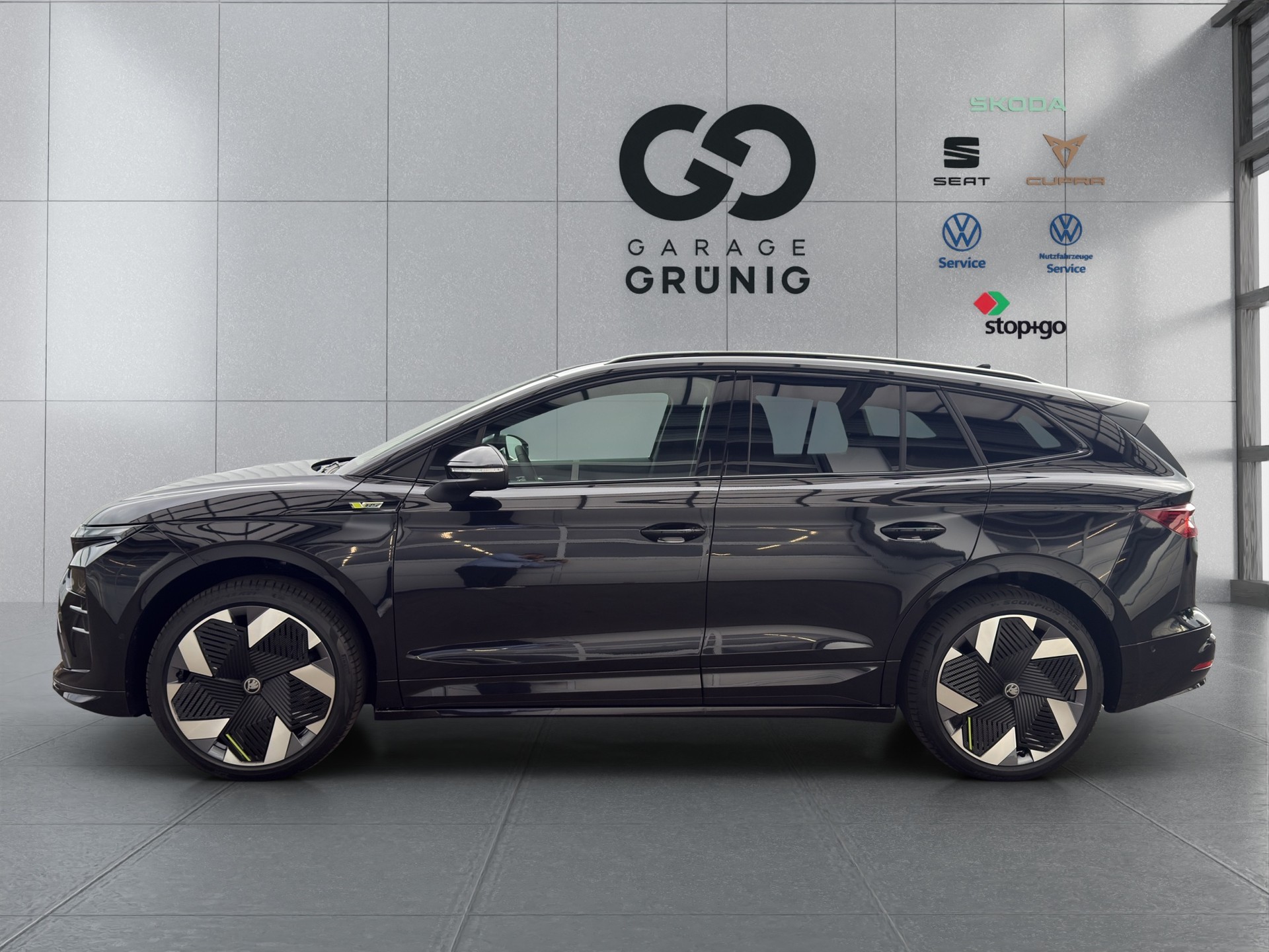 SKODA Enyaq 4x4 RS-image-2