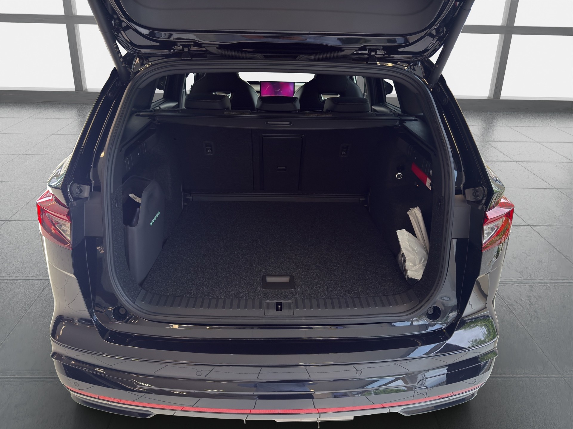 SKODA Enyaq 4x4 RS-image-12