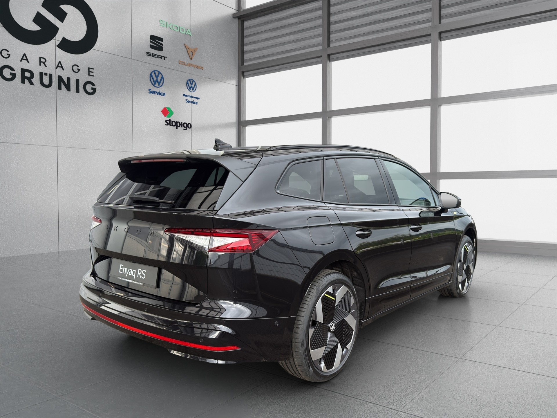 SKODA Enyaq 4x4 RS-image-5