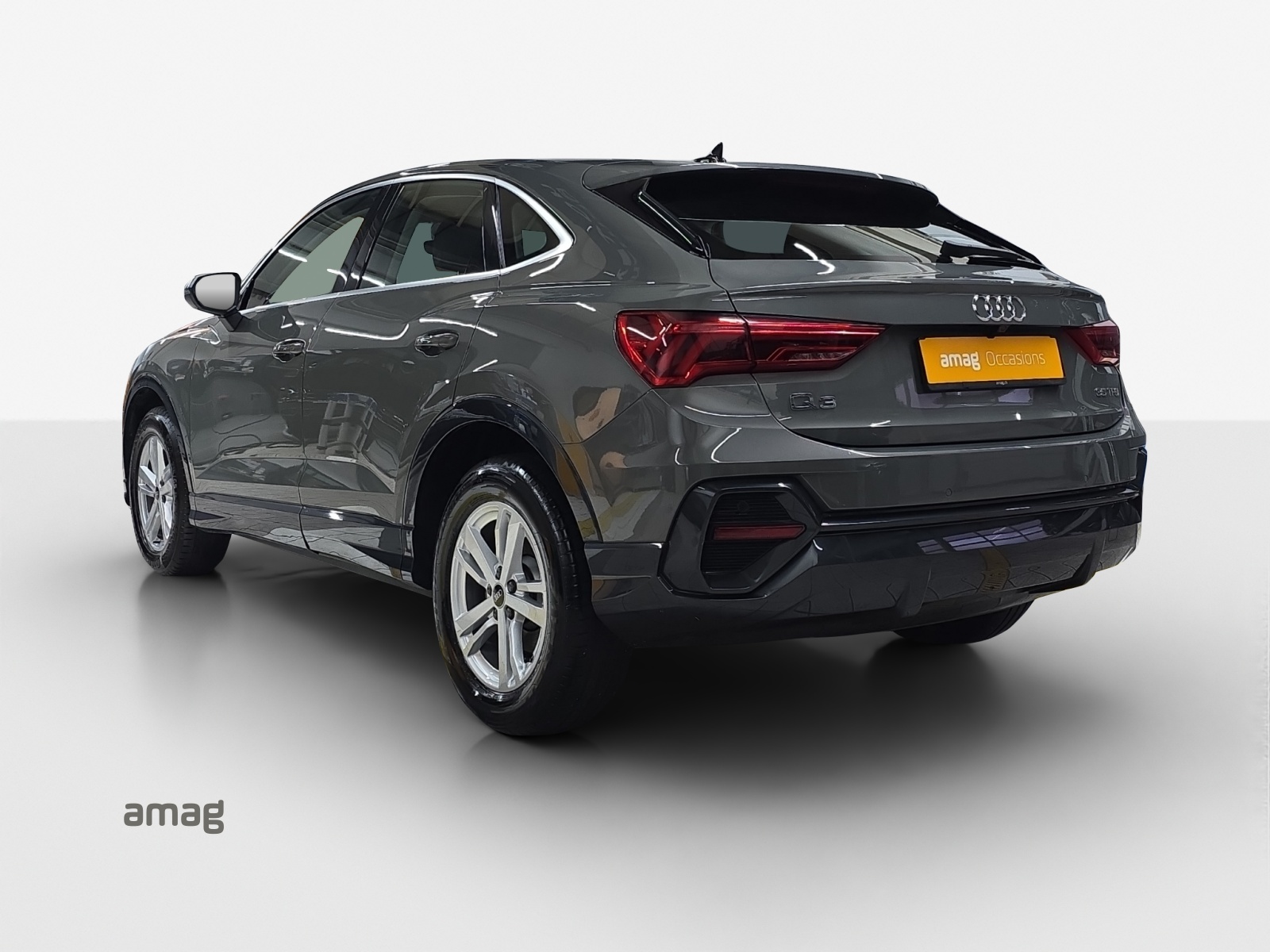 AUDI Q3 Sportback 35 TFSI Attraction S-tronic-image-2