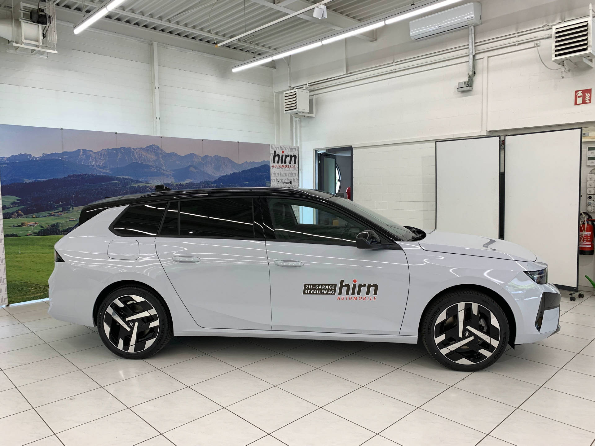 OPEL Astra-e Sports Tourer Ultimate-image-2